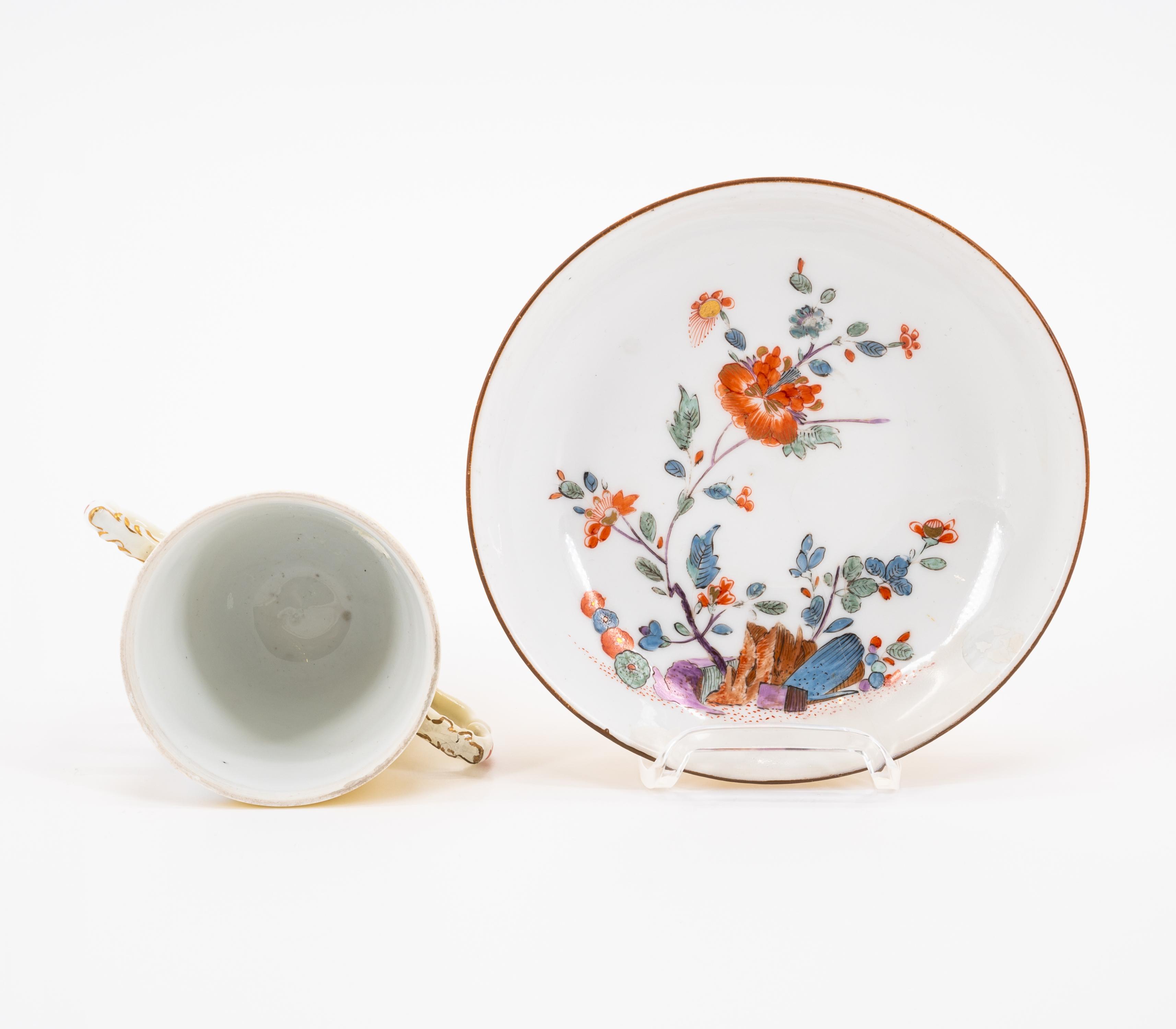 TWO PORCELAIN CUP WITH DOUBLE HANDLES & SAUCERS WITH KAKIEMON DECOR AND YELLOW GROUND - Image 10 of 11
