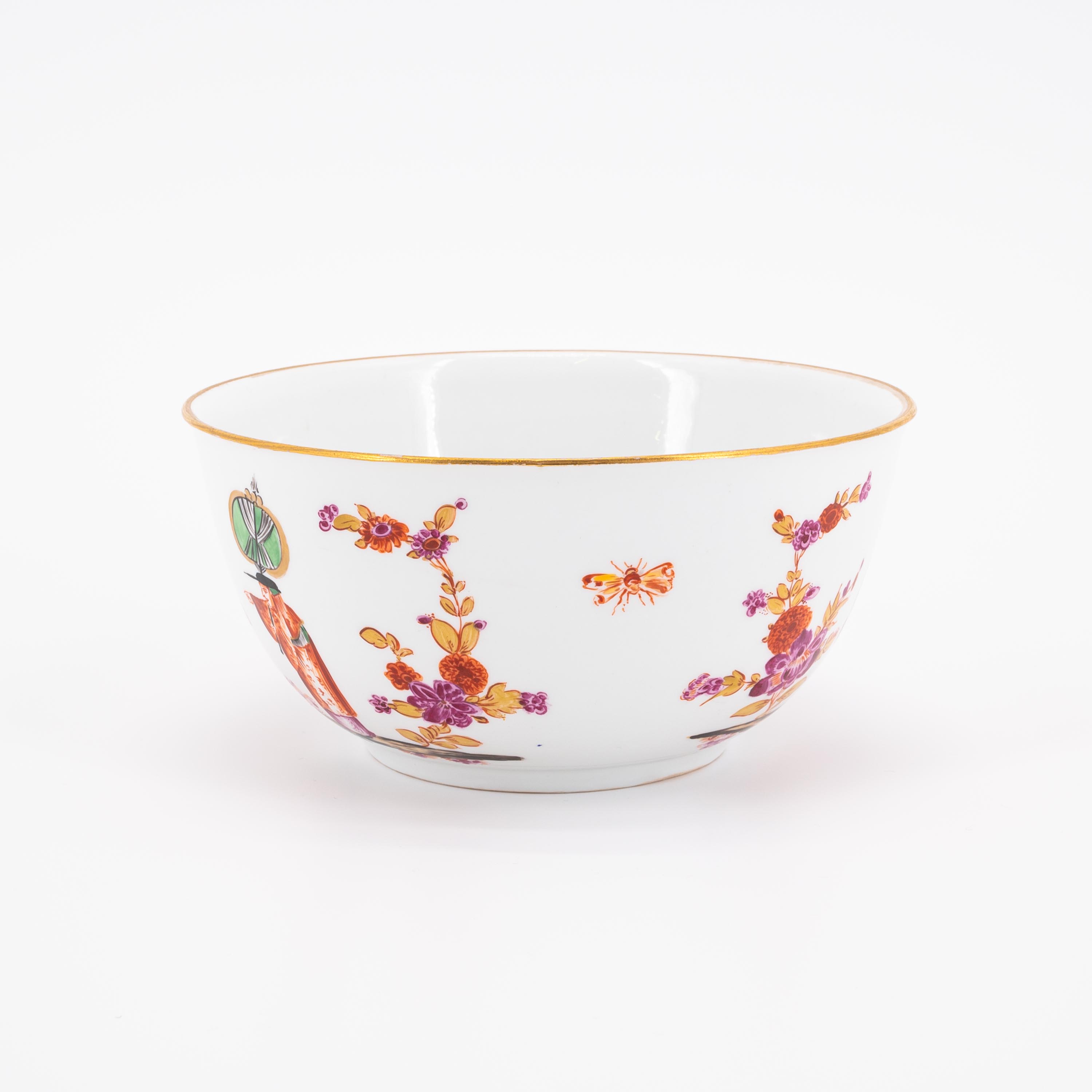 PORCELAIN SLOP BOWL WITH LATER CHINOSERIE DECOR - Image 5 of 7