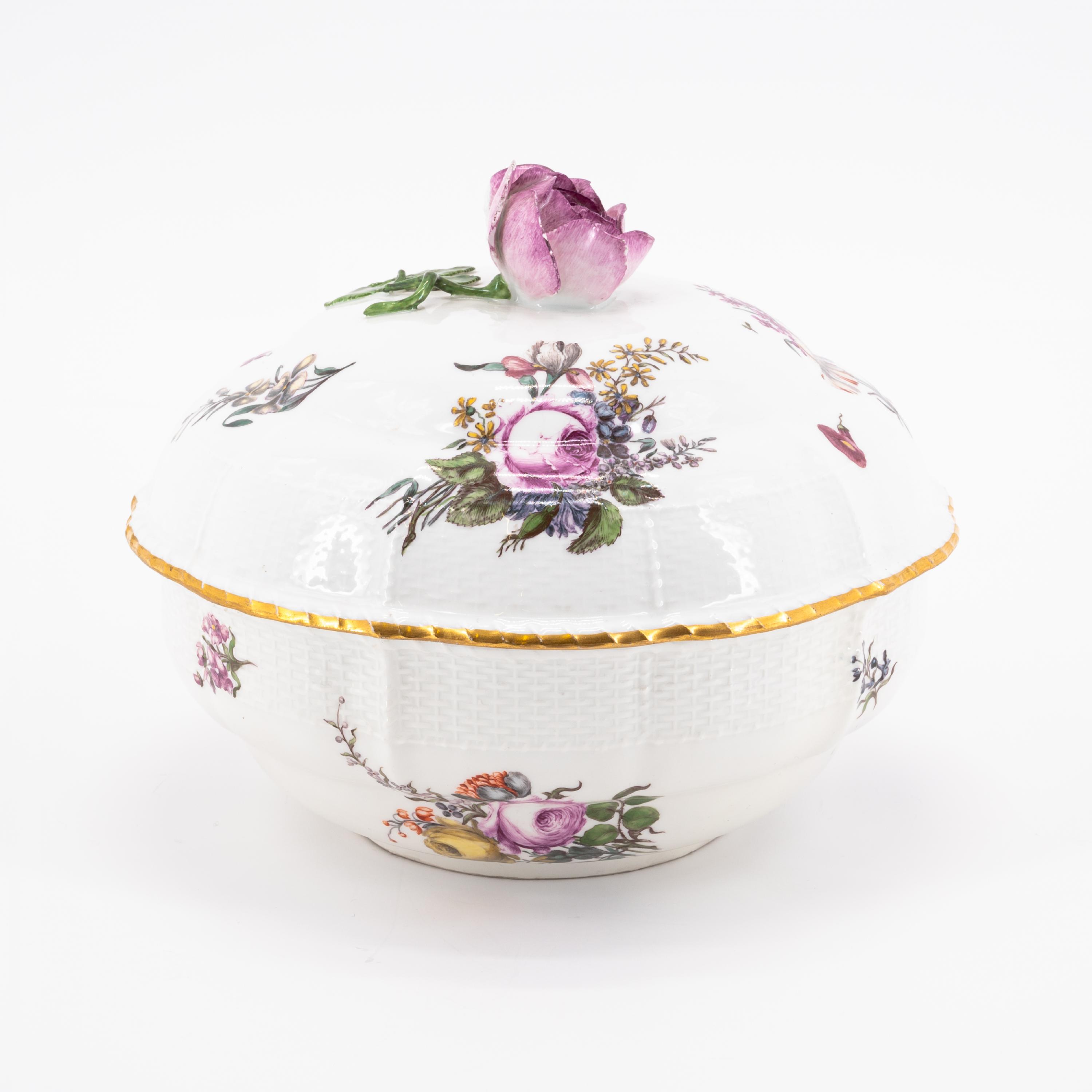 LARGE PORCELAIN LIDDED BOWL WITH FLOWER KNOB, SMALL TEA POT WITH WOODCUT FLOWERS AND CUP WITH SAUCER - Image 3 of 18