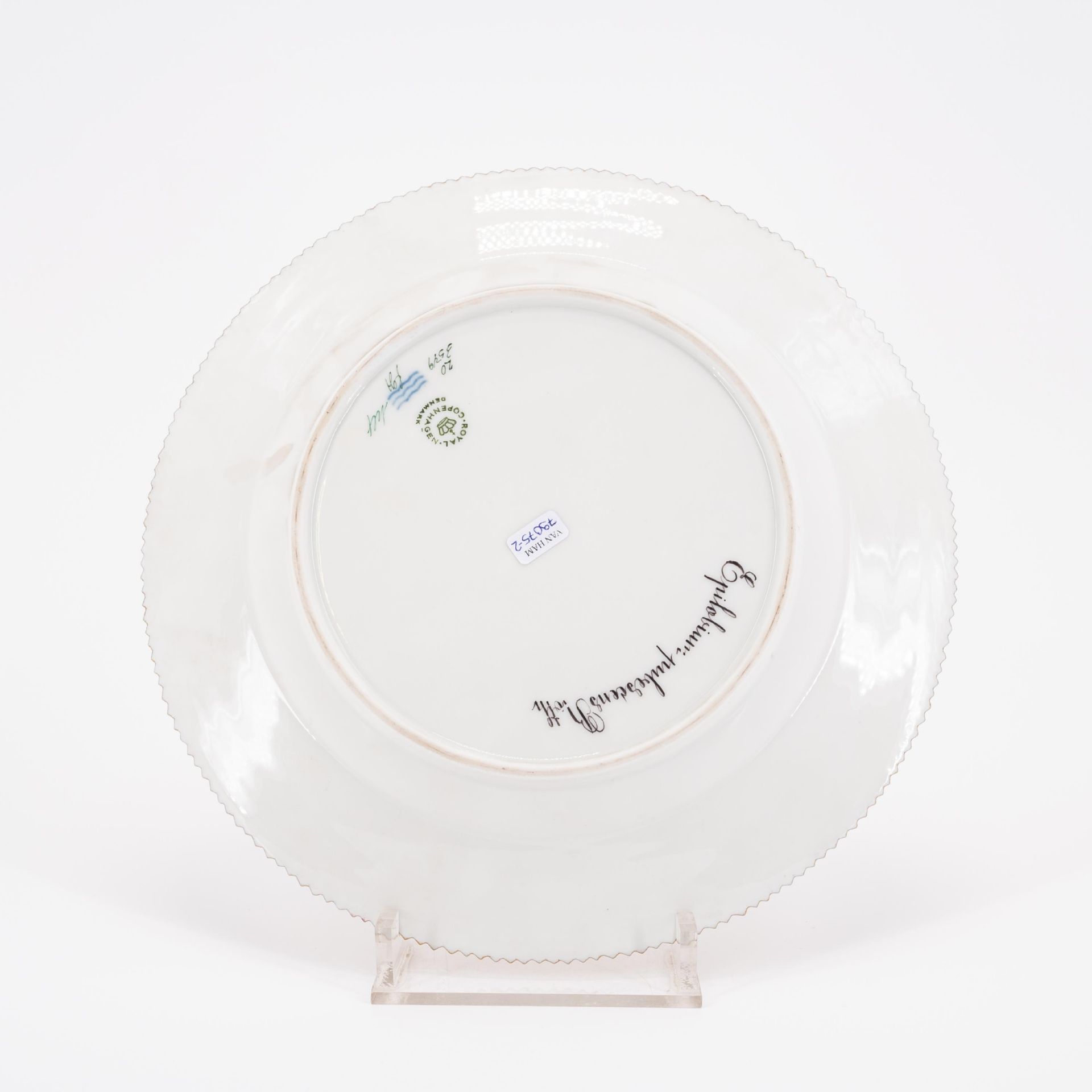 18 PIECES FROM A PORCELAIN DINNER SERVICE 'FLORA DANICA' - Image 6 of 26