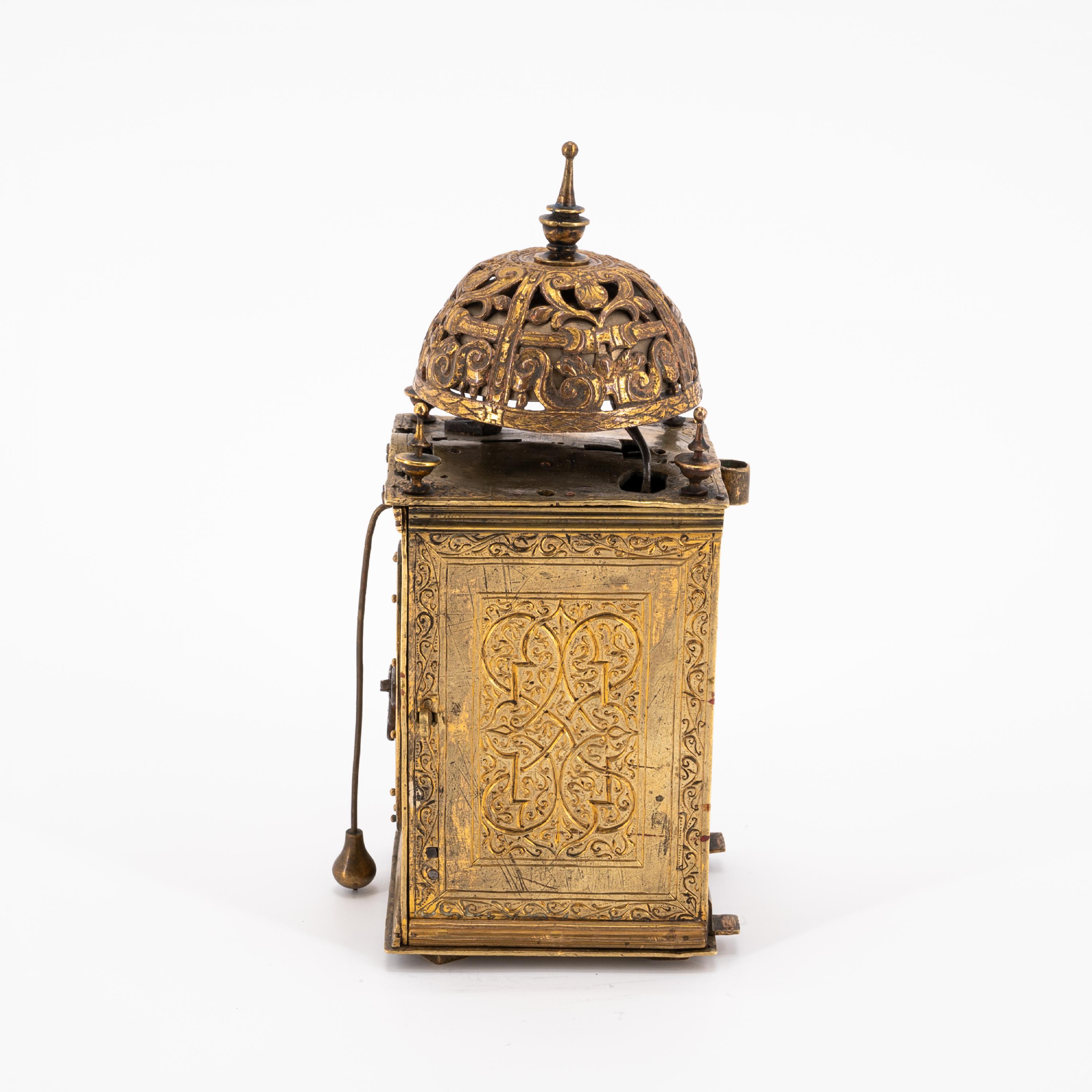 BRASS TABERNACLE CLOCK WITH FRONT ZAPPLER - Image 3 of 6