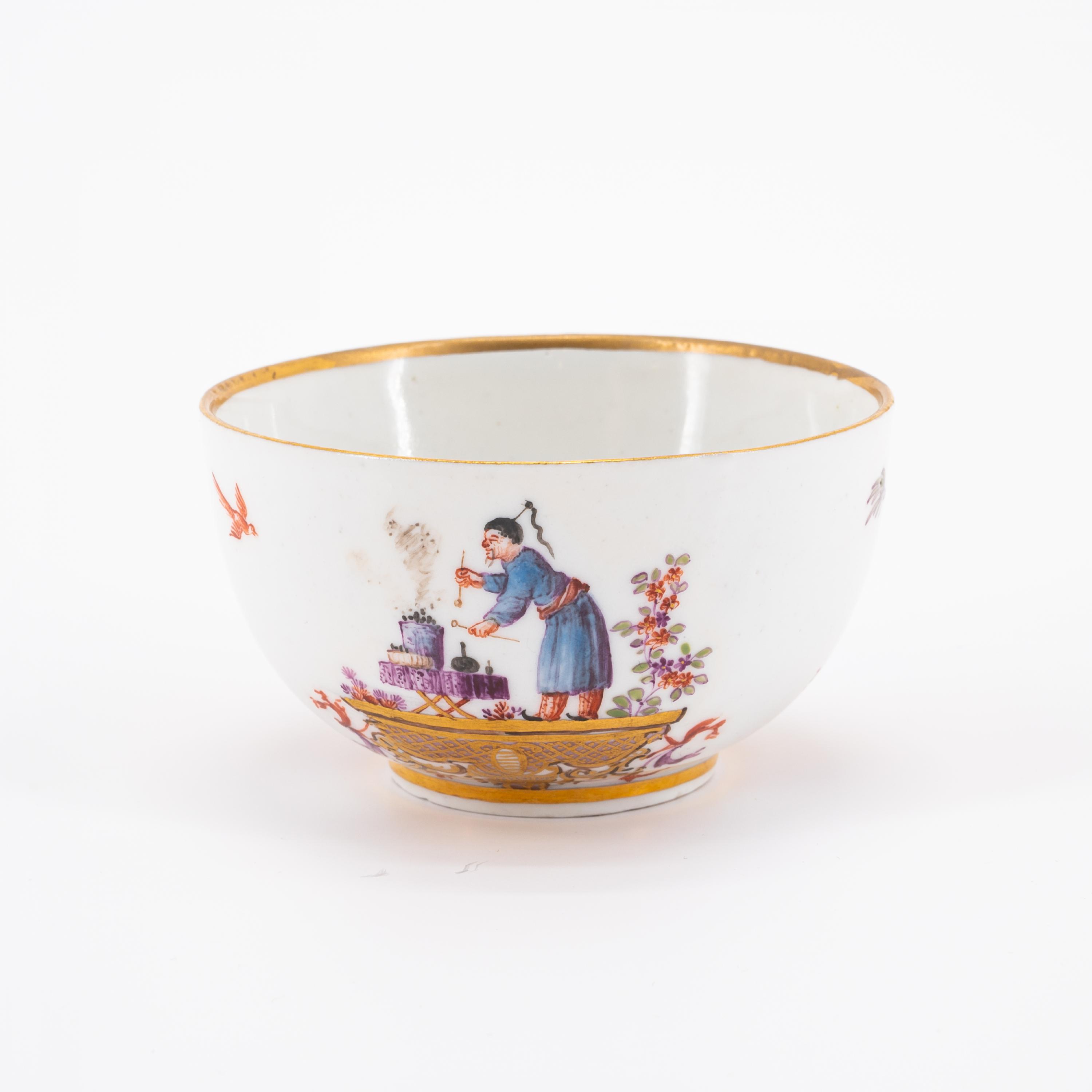 PORCELAIN TEA BOWL WITH CHINOISERIES - Image 2 of 5