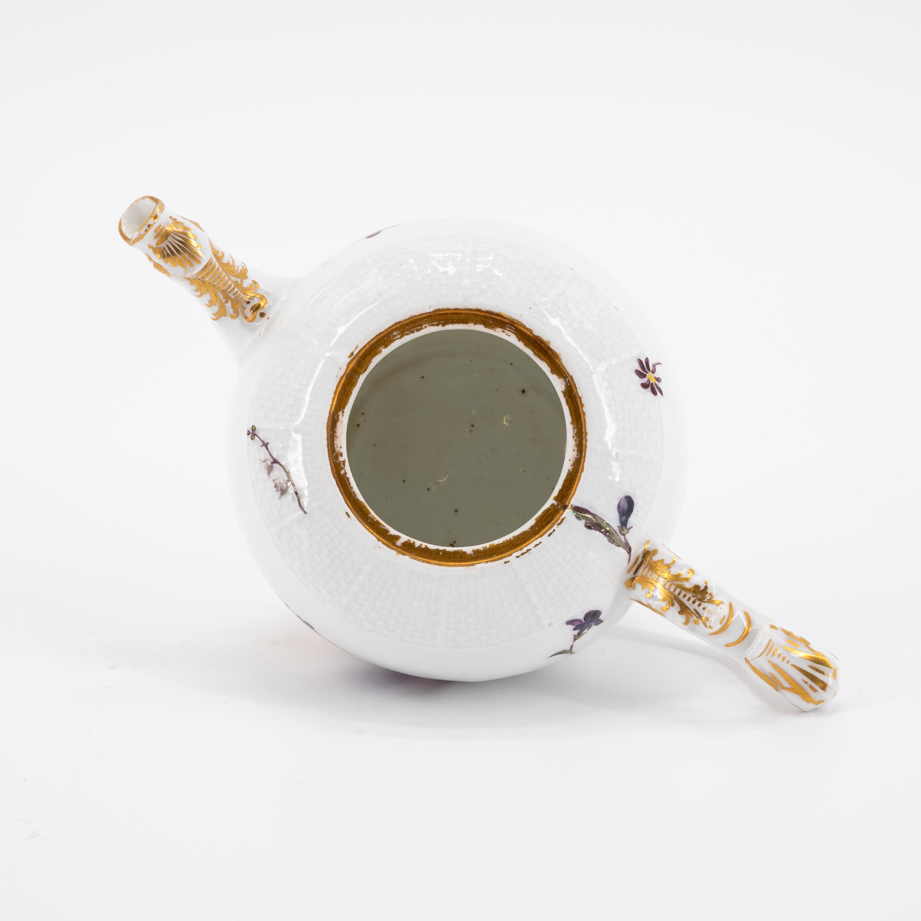 LARGE PORCELAIN LIDDED BOWL WITH FLOWER KNOB, SMALL TEA POT WITH WOODCUT FLOWERS AND CUP WITH SAUCER - Image 10 of 18