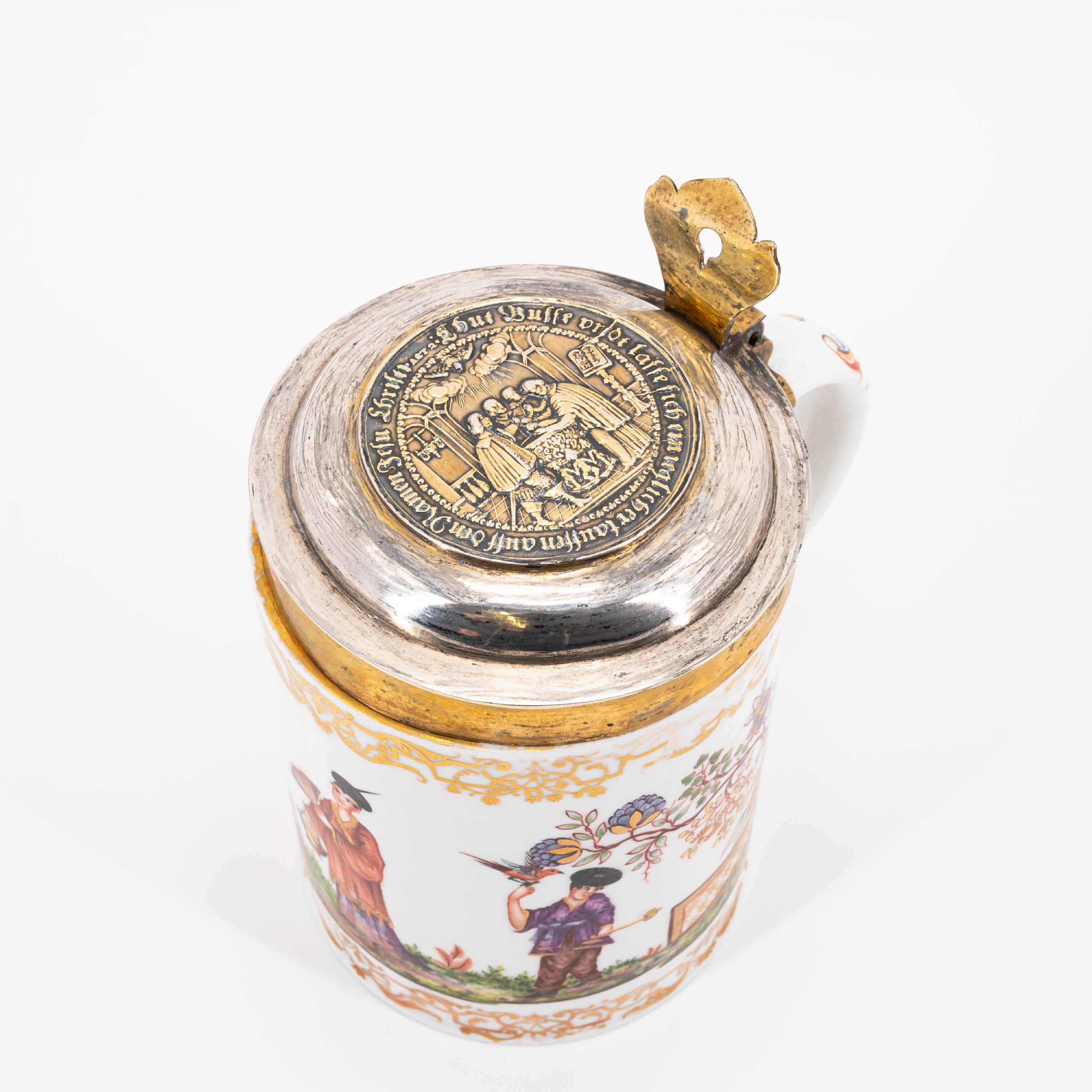 SMALL PORCELAIN 'WALZENKRUG' TANKARD WITH CHINOISERIES - Image 5 of 7