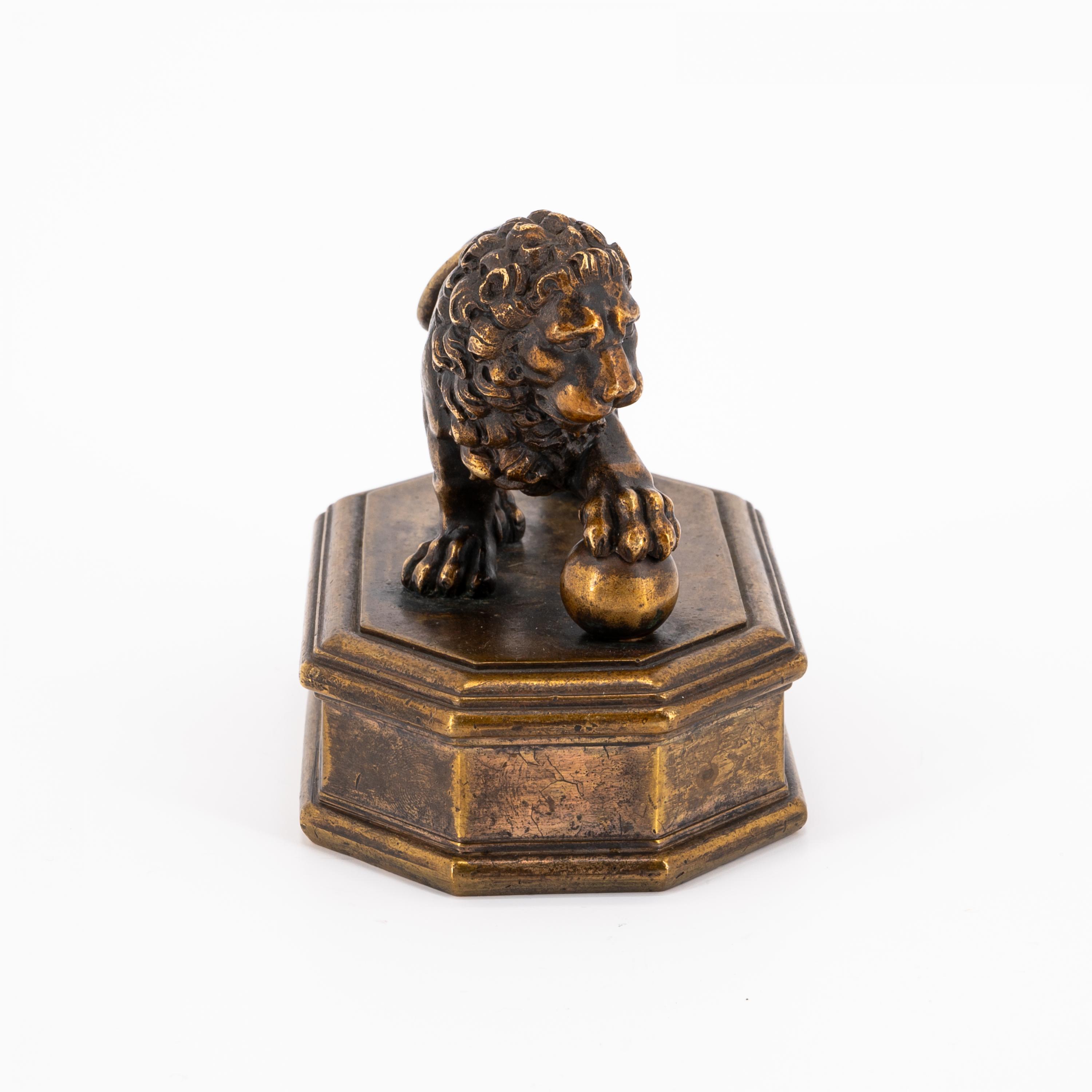 SMALL BRONZE SCULPTURE OF A LION ON A PEDESTAL - Image 5 of 6