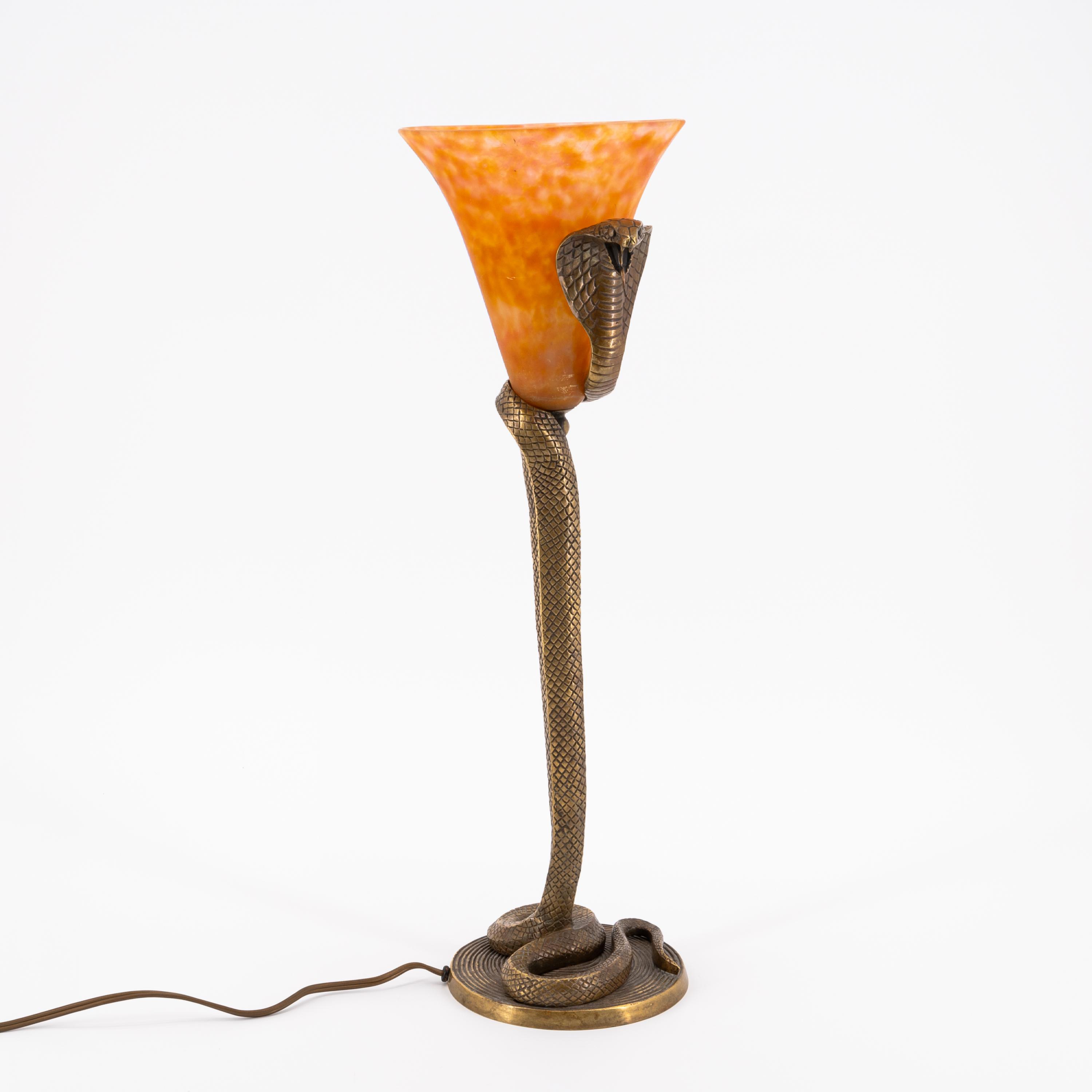 GLASS TABLE LAMP 'SERPENT' WITH COBRA SNAKE - Image 5 of 7