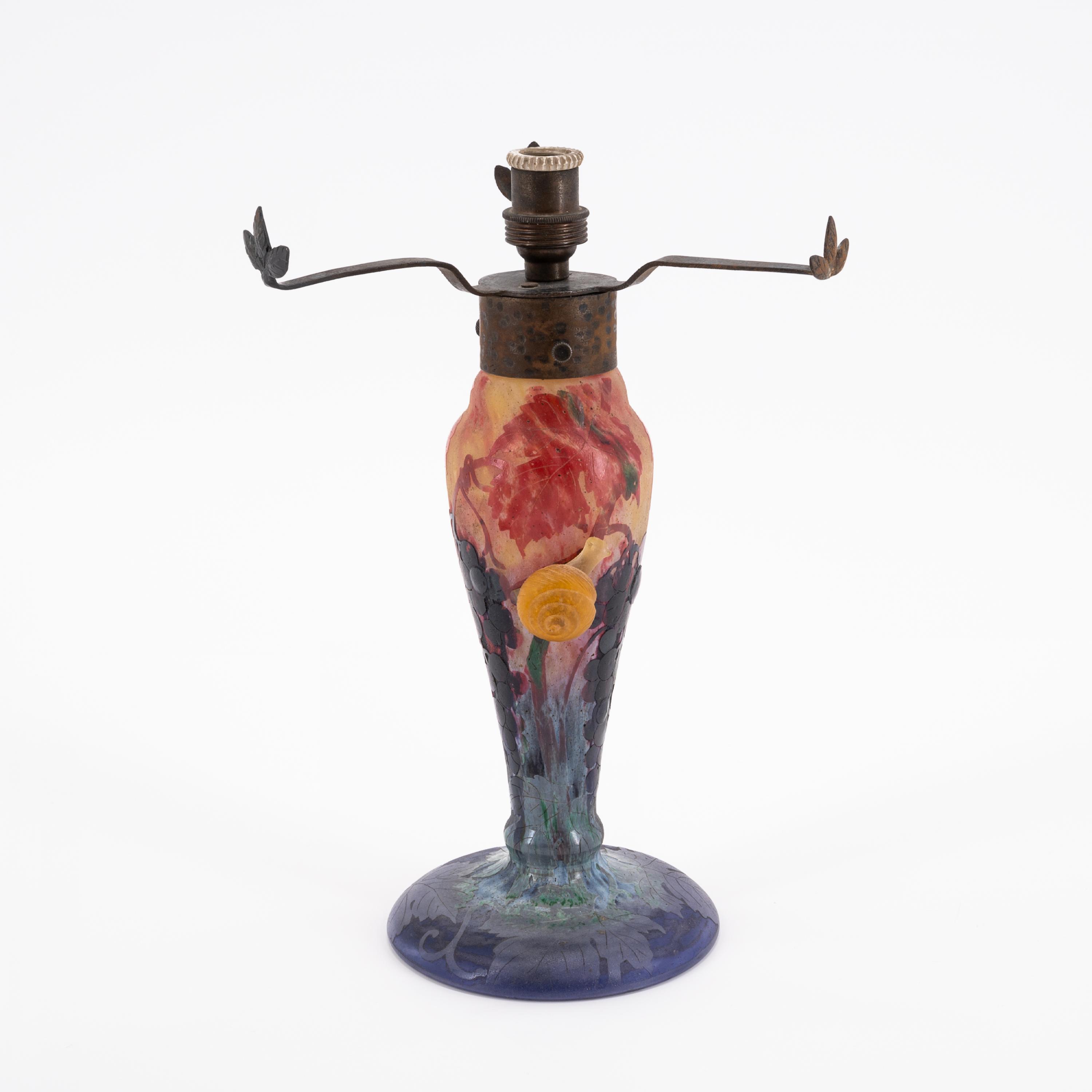 RARE GLASS TABLE LAMP 'VIGNE ET ESCARGOTS' WITH A SNAIL - Image 6 of 10