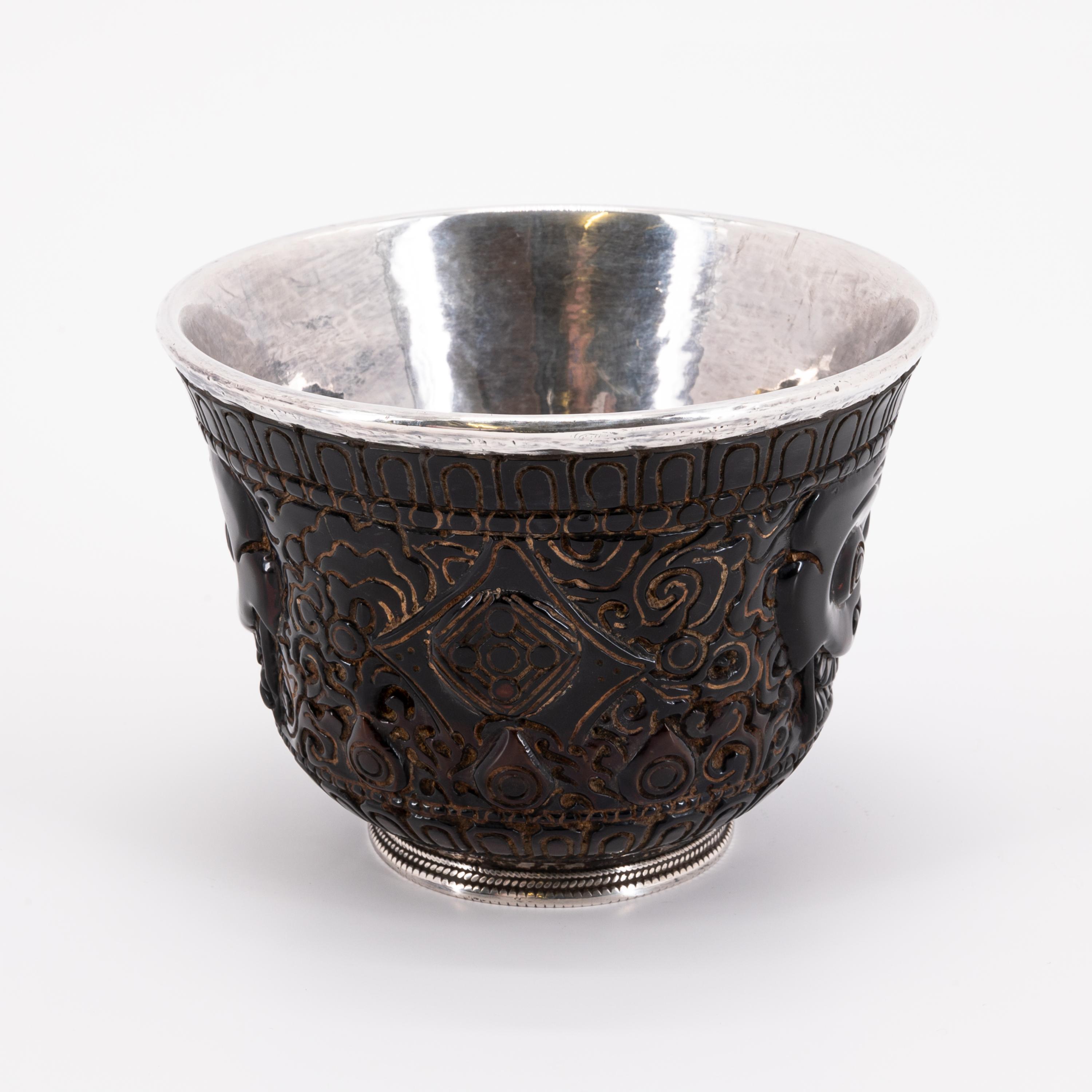 AMBER RITUAL VESSEL WITH FACES AND ORNAMENTAL DECORATION - Image 2 of 6