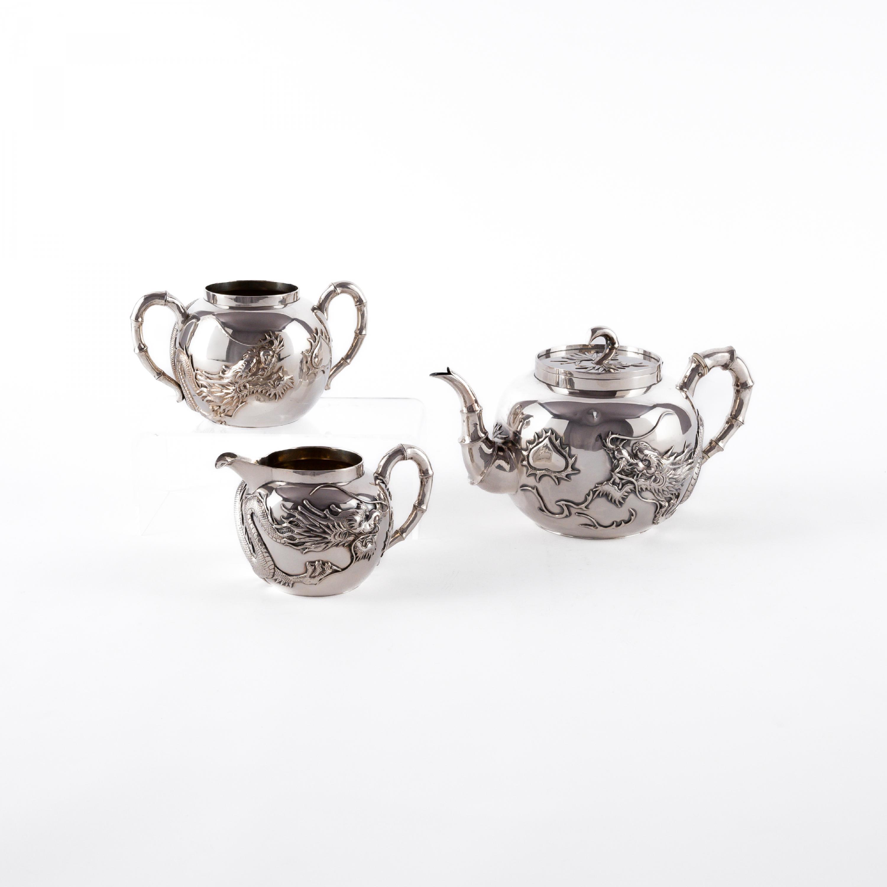 EXCEPTIONAL SILVER TEA SERVICE WITH DRAGON DECORATION - Image 2 of 12