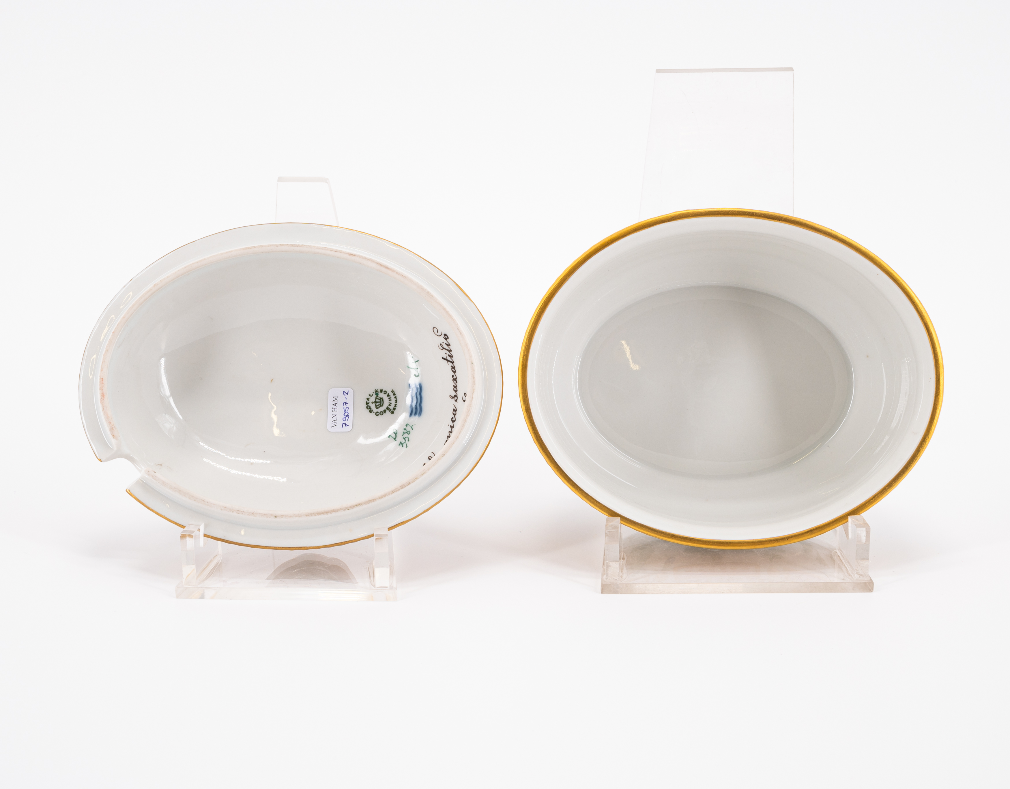 18 PIECES FROM A PORCELAIN DINNER SERVICE 'FLORA DANICA' - Image 26 of 26