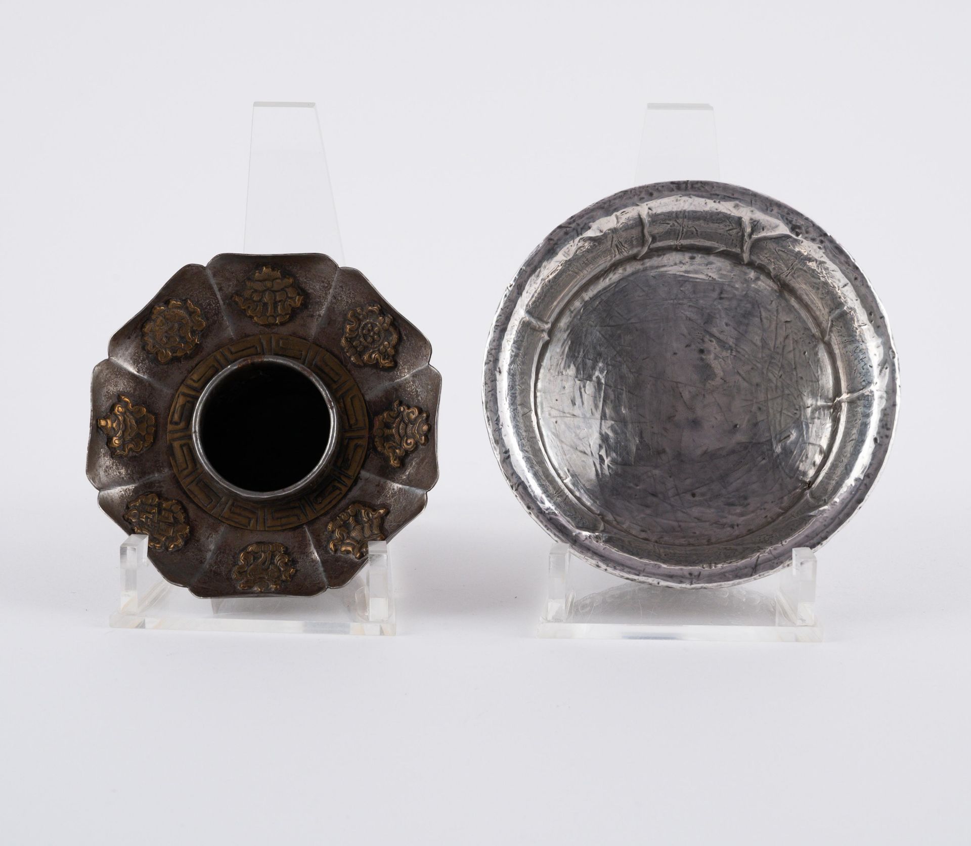 Zwei Teetassenständer und vier Teeschalen (phorba) - Bild 12 aus 19