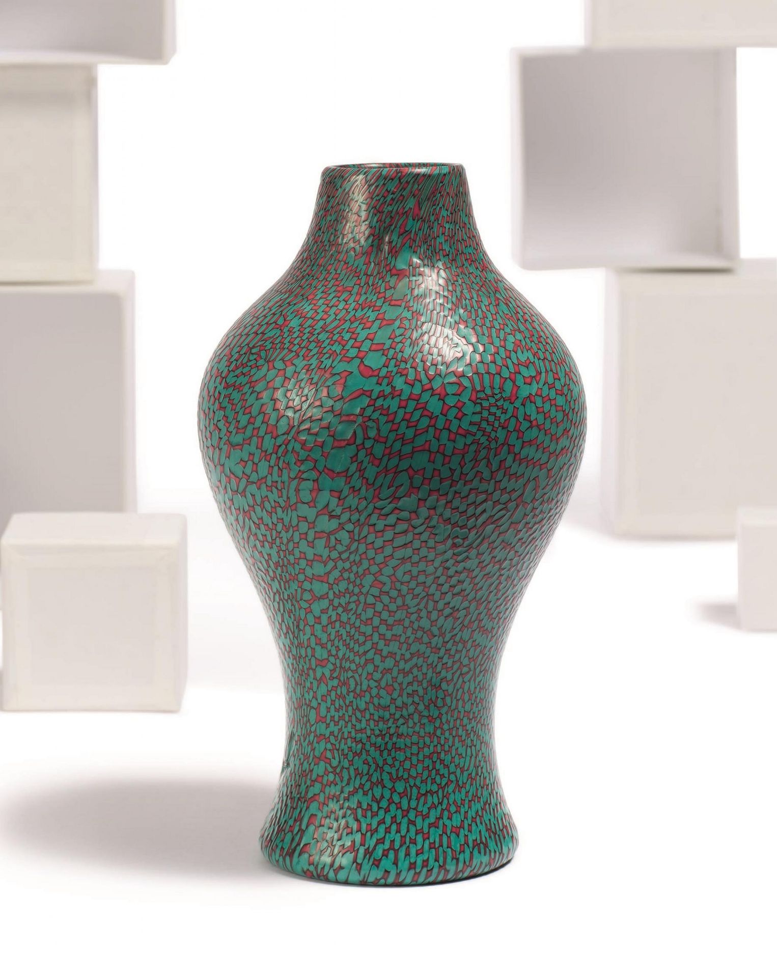 GLASS VASE WITH DeCOR 'A DAMA'