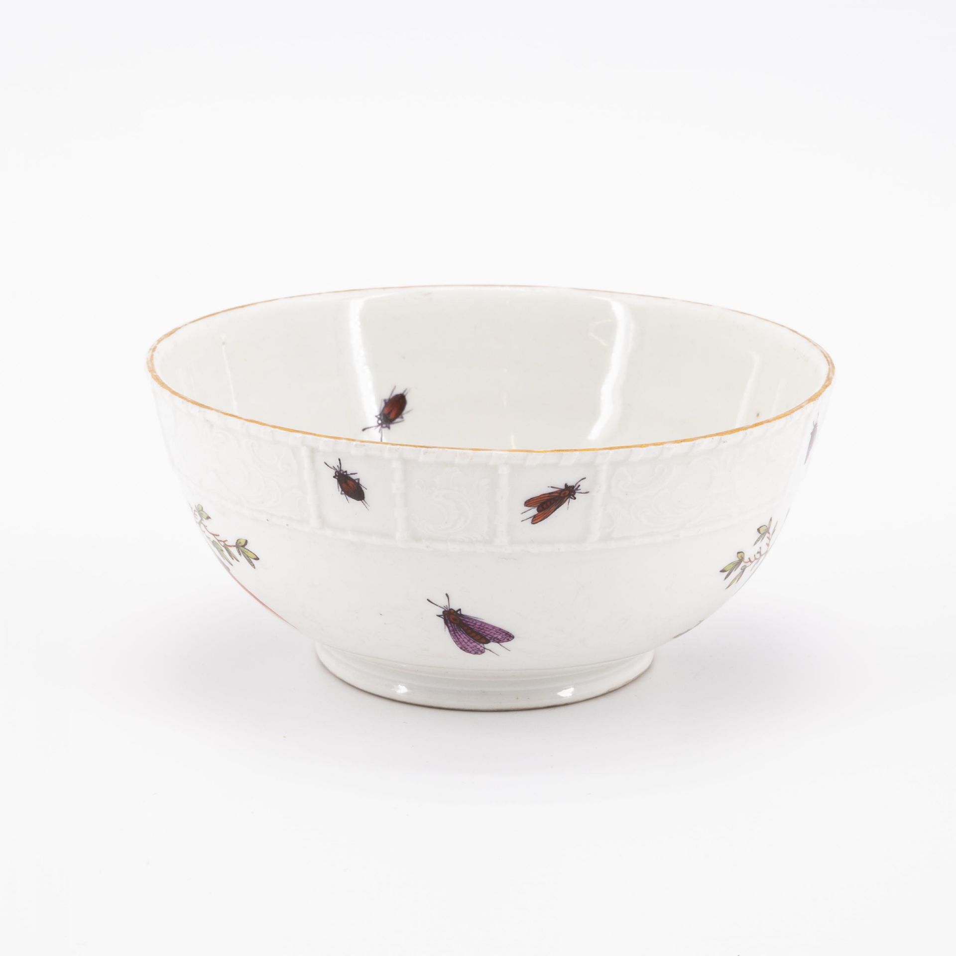 PORCELAIN SLOP BOWL, THREE CUPS AND SAUCERS WITH FIGURATIVE AND FLORAL DECOR - Image 20 of 22