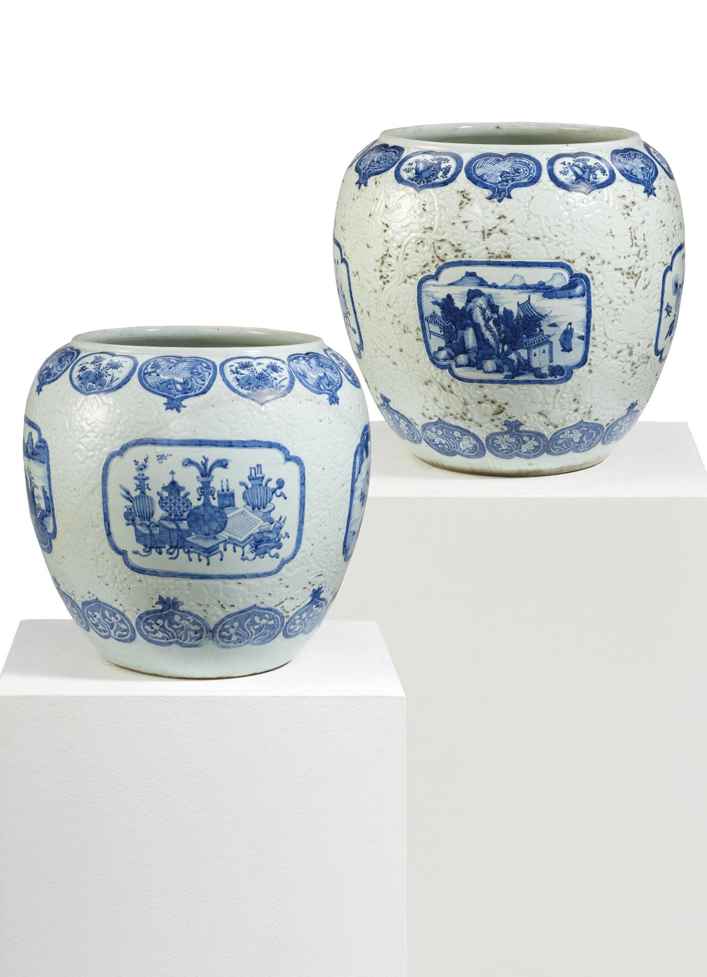 PAIR OF IMPORTANT PORCELAIN JARDINIÉRES WITH CUT PEONY DECORATION