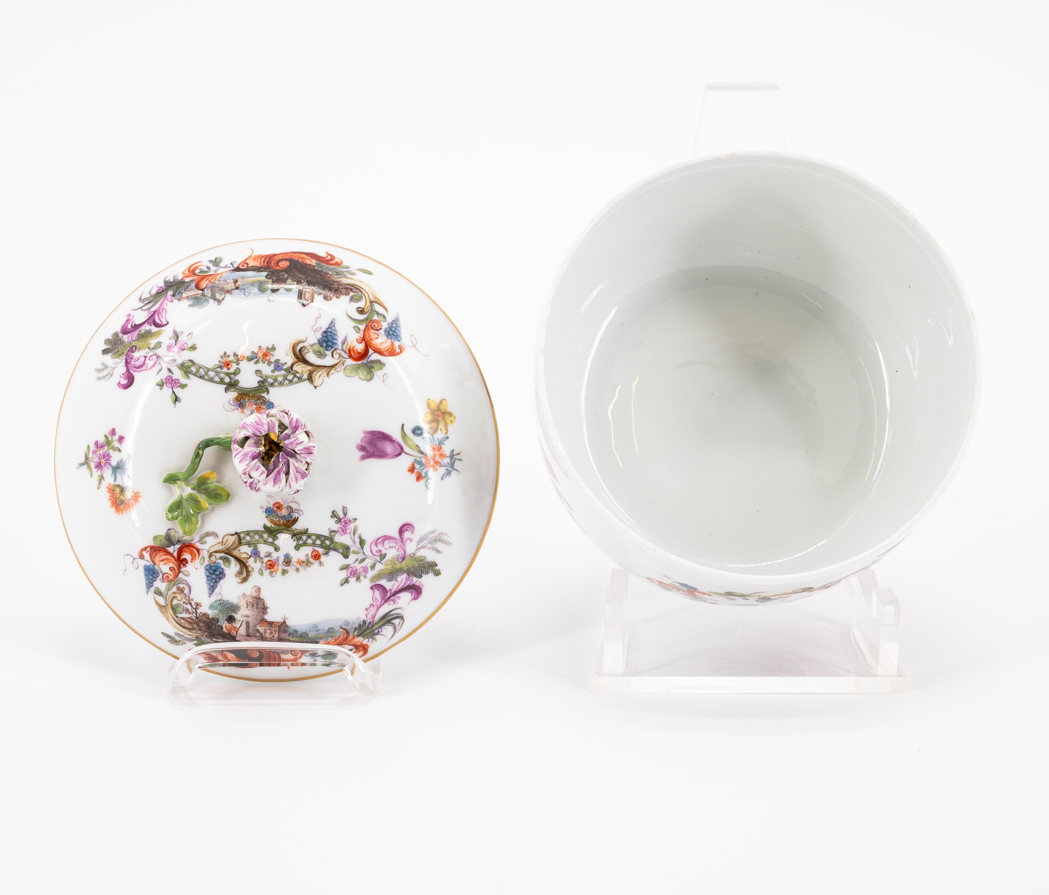 PORCELAIN SUGAR BOWL WITH LID WITH LANDSCAPE CARTOUCHES AND FLOWER FINIAL - Image 5 of 6