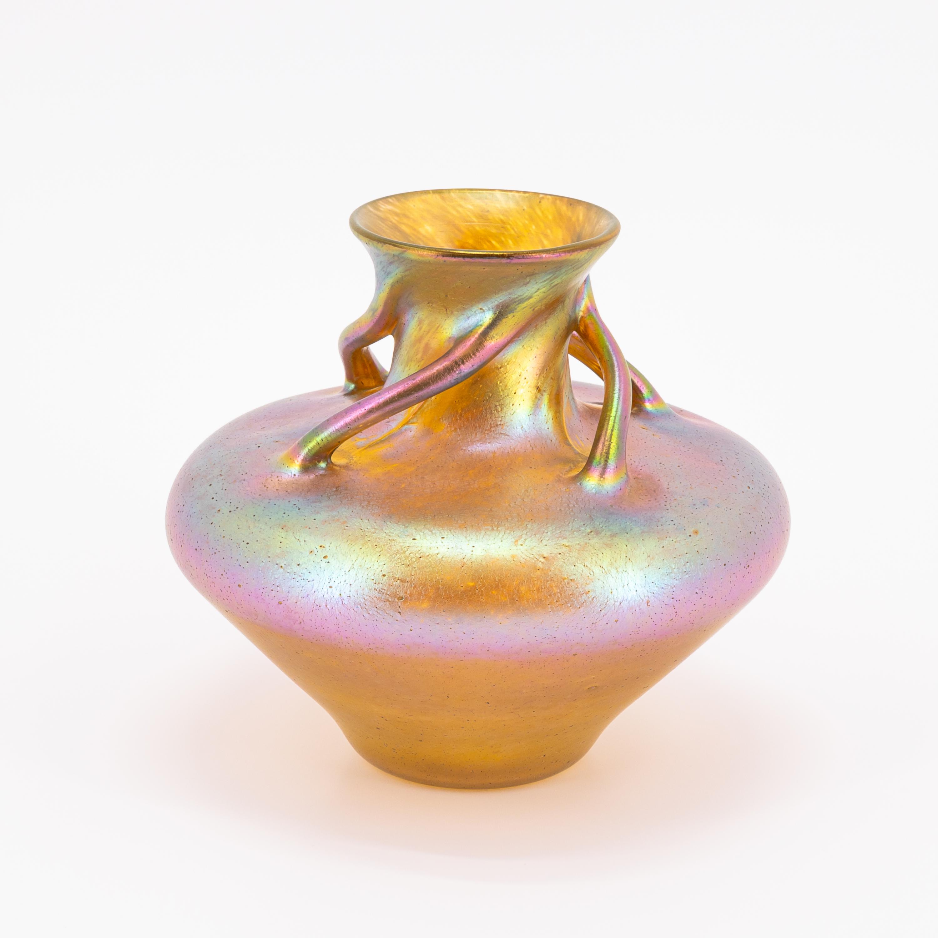 GLASS VASE WITH 'CANDIA SILBERIRIS' DECOR AND CURVED HANDLES - Image 3 of 7