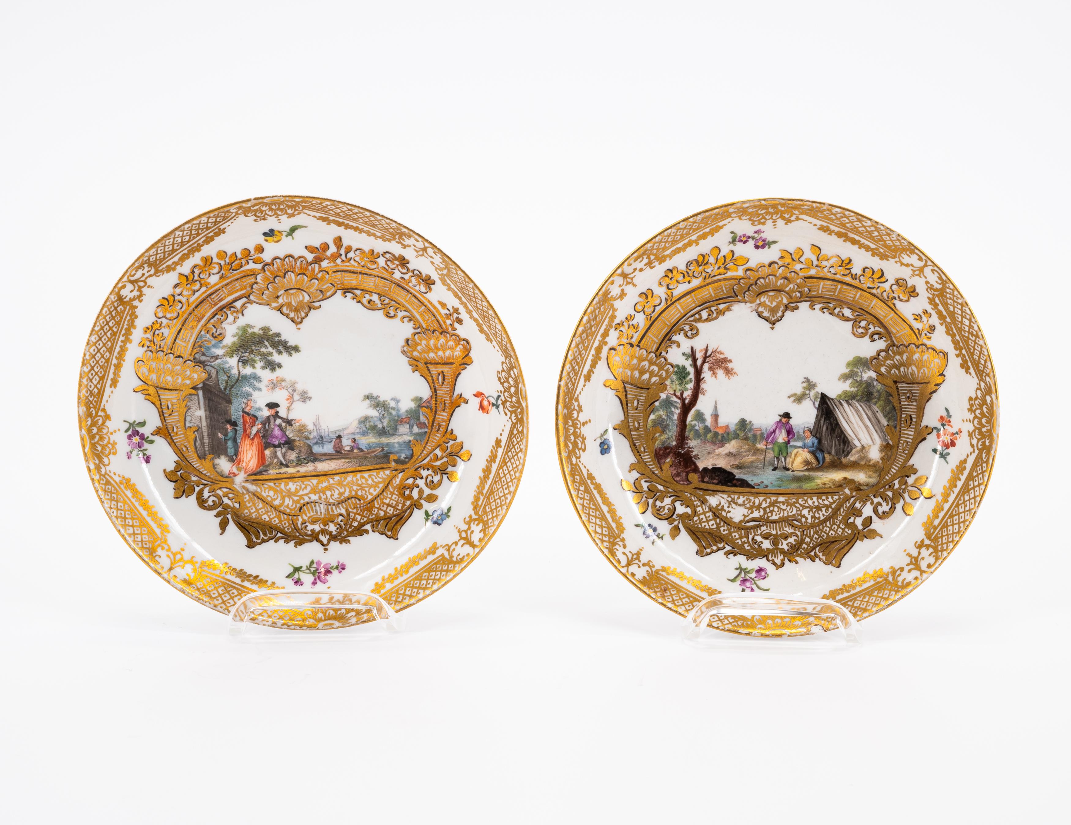 FOUR SMALL PORCELAIN PLATES WITH GOLD CONTOURED WATTEAU SCENES OUTLINES - Image 4 of 5