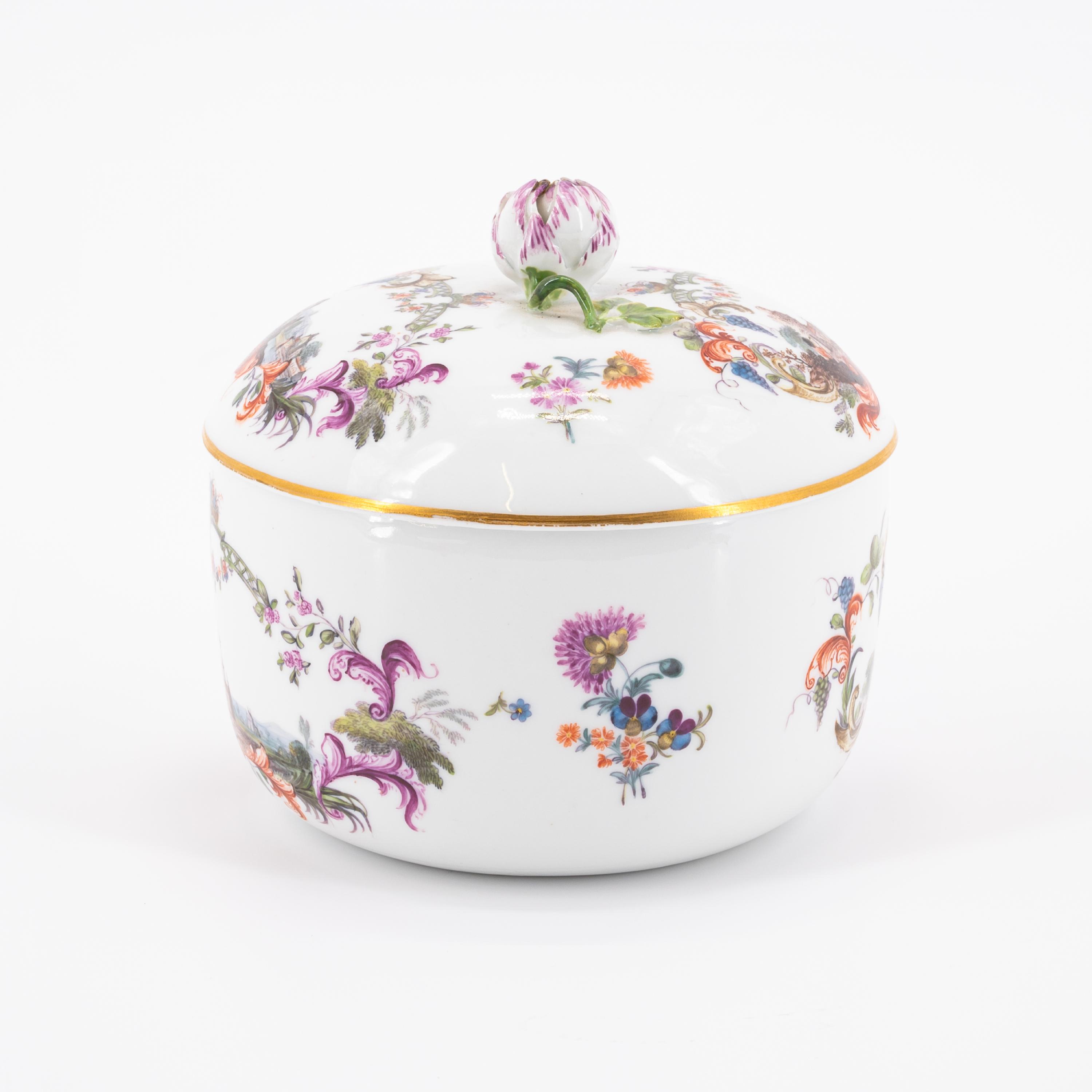 PORCELAIN SUGAR BOWL WITH LID WITH LANDSCAPE CARTOUCHES AND FLOWER FINIAL - Image 2 of 6