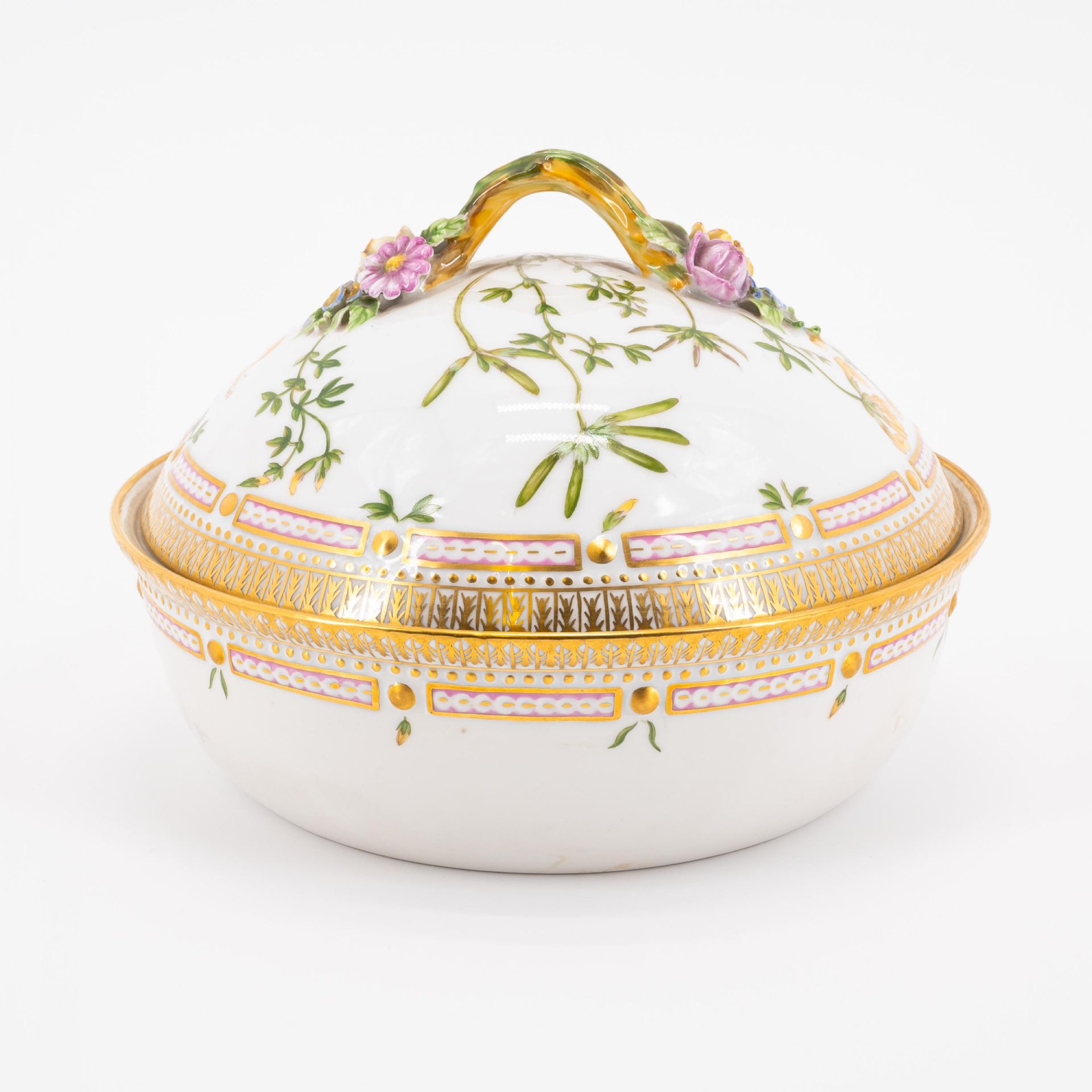 18 PIECES FROM A PORCELAIN DINNER SERVICE 'FLORA DANICA' - Image 14 of 26