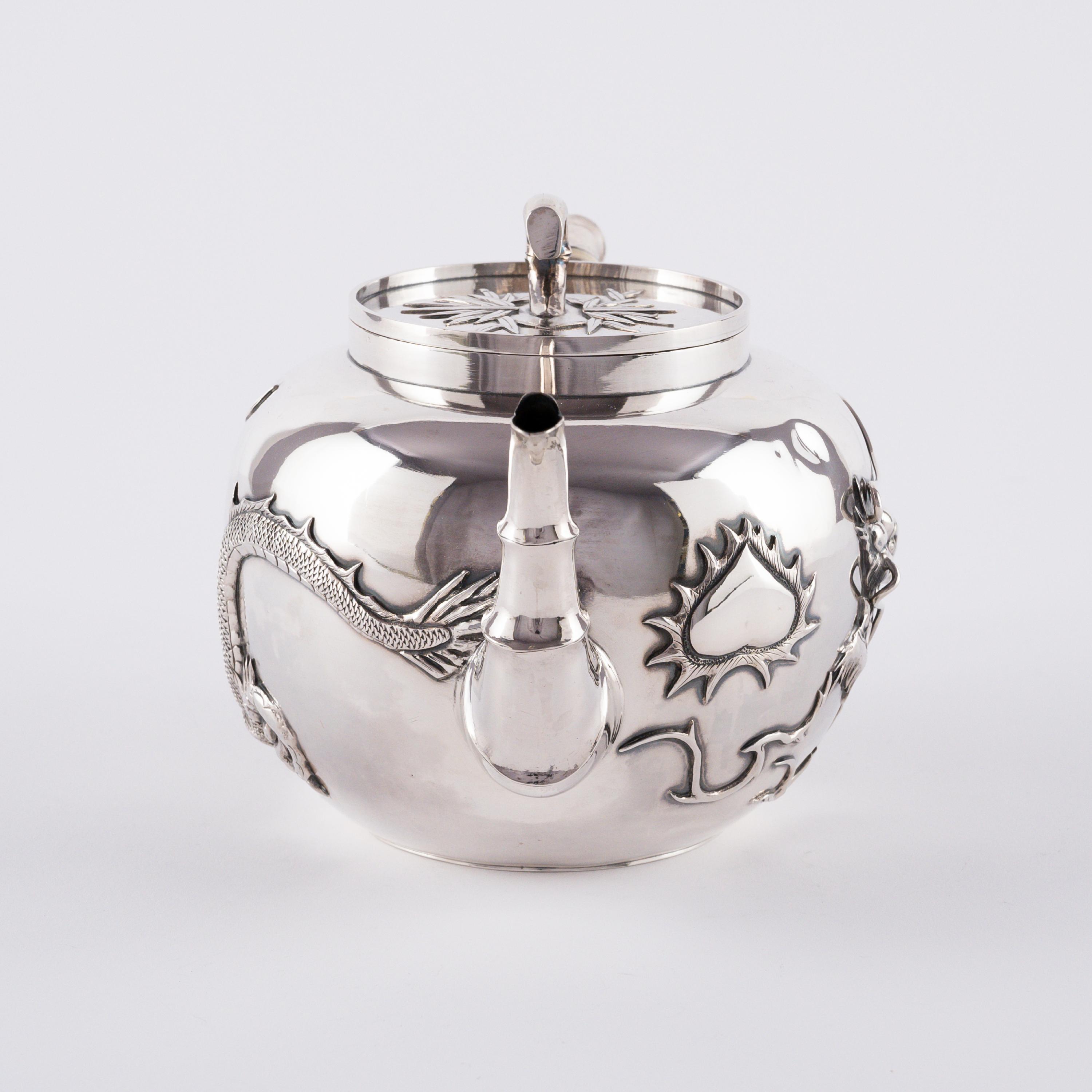 EXCEPTIONAL SILVER TEA SERVICE WITH DRAGON DECORATION - Image 5 of 12