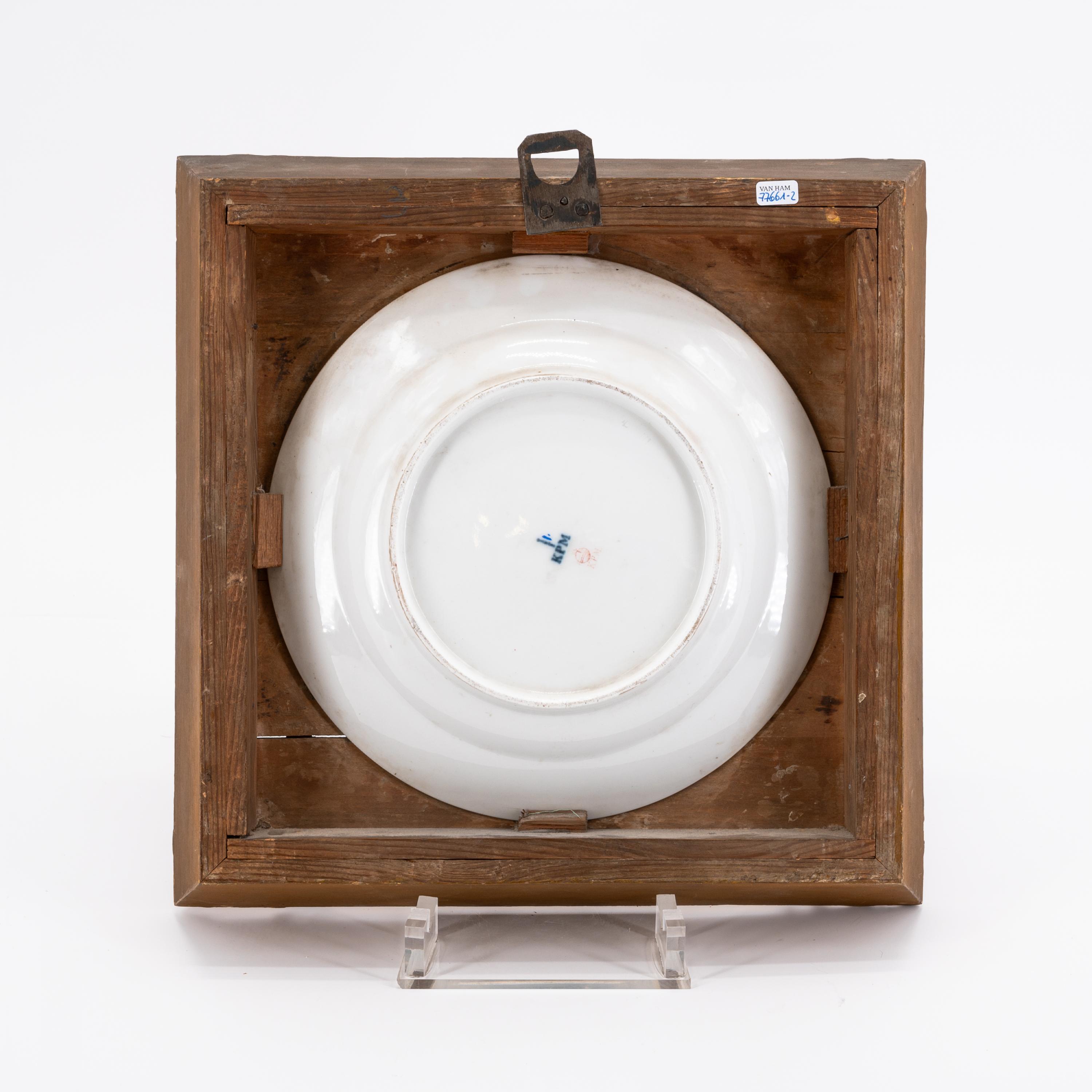 EXEPTIONAL SERIES OF TWELVE PORCELAIN PLATES WITH ROMANTIC VIEWS OF THE RHINE - Image 18 of 26