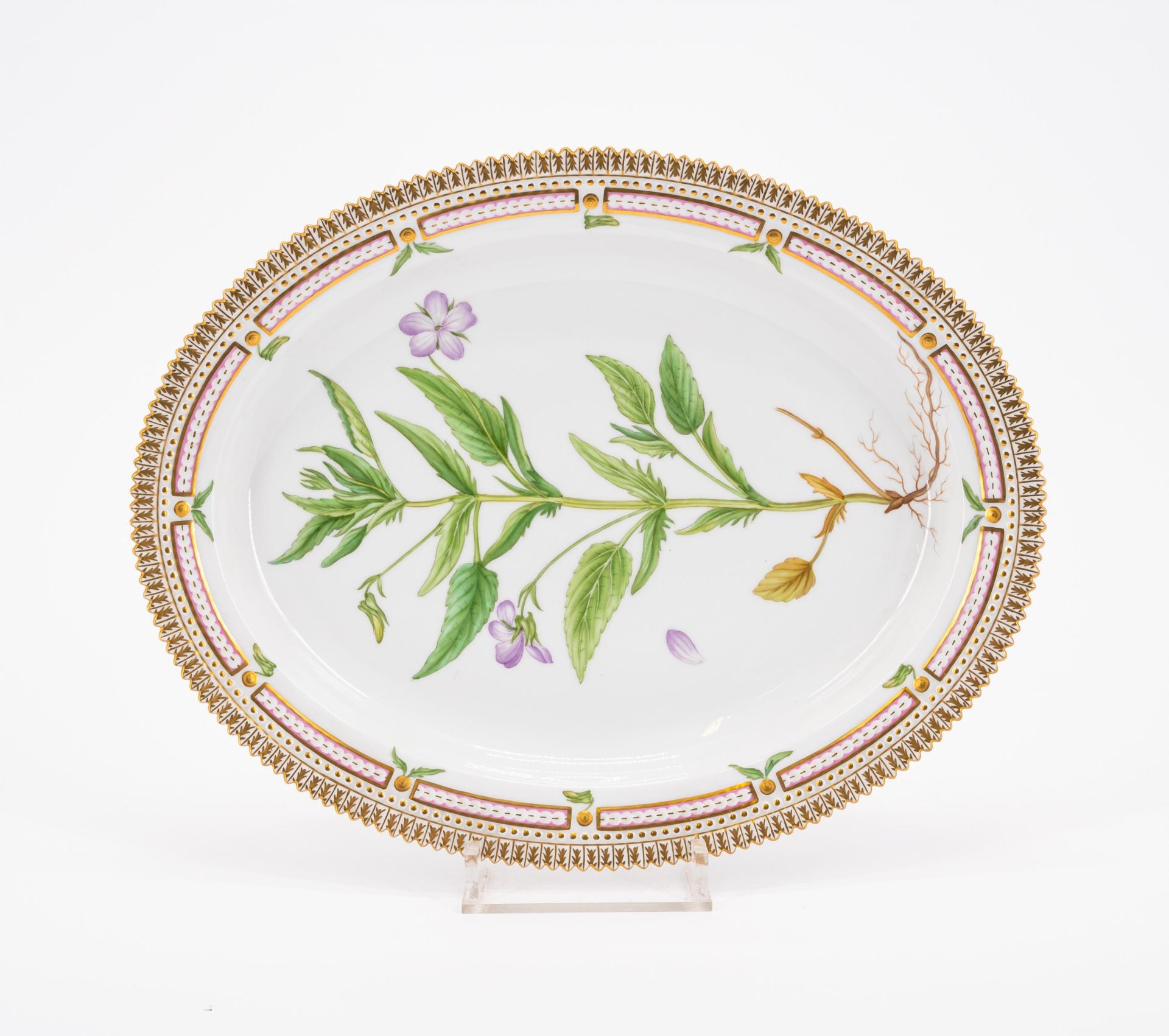 18 PIECES FROM A PORCELAIN DINNER SERVICE 'FLORA DANICA' - Image 7 of 26
