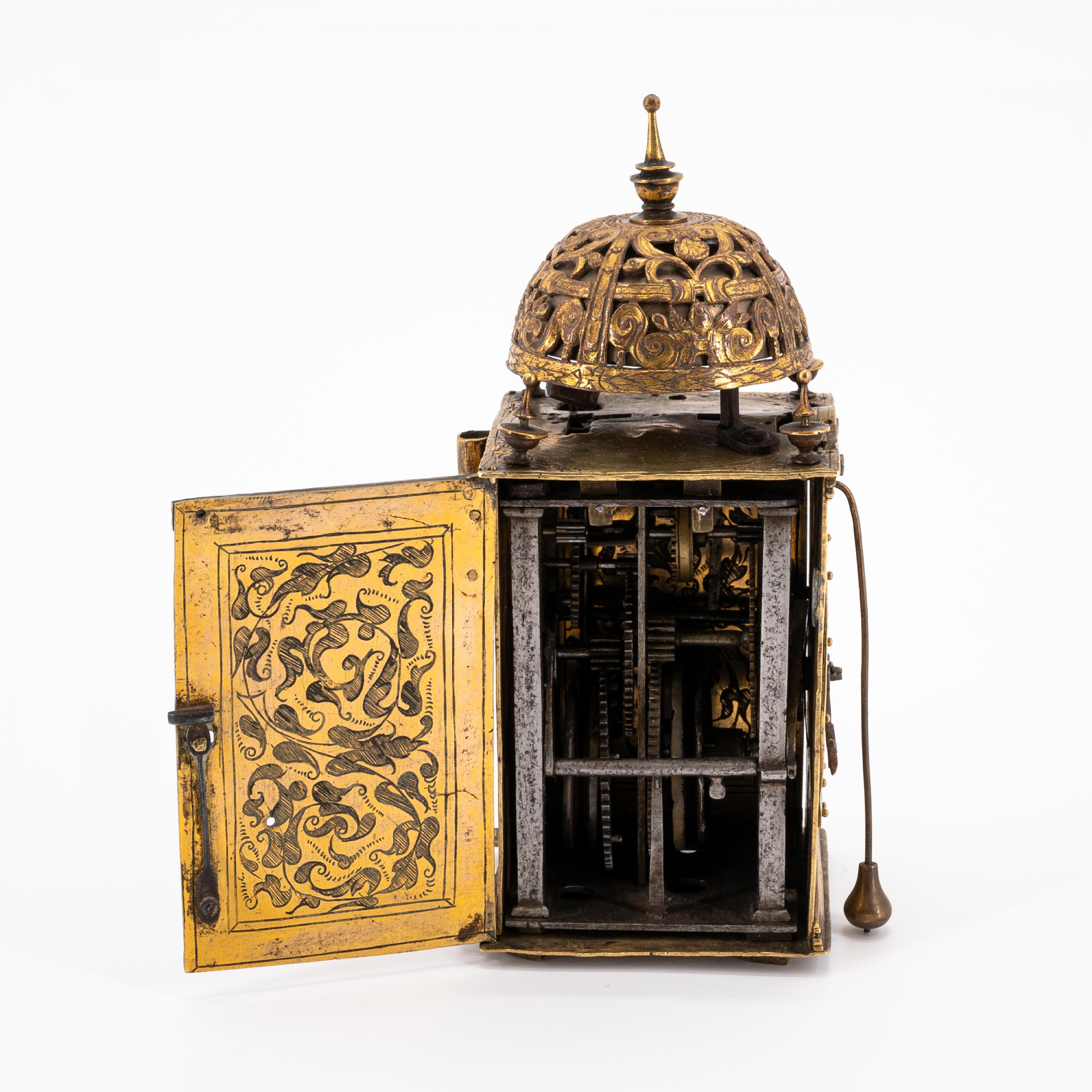 BRASS TABERNACLE CLOCK WITH FRONT ZAPPLER - Image 6 of 6