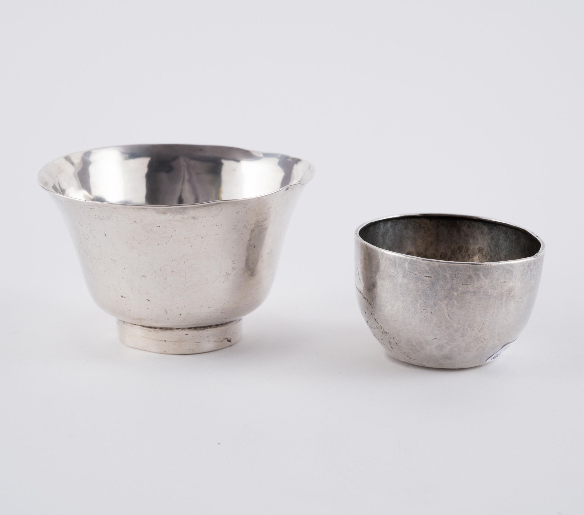 ENSEMBLE OF SIX SILVER BOWLS AND TWO BOXES - Image 14 of 22