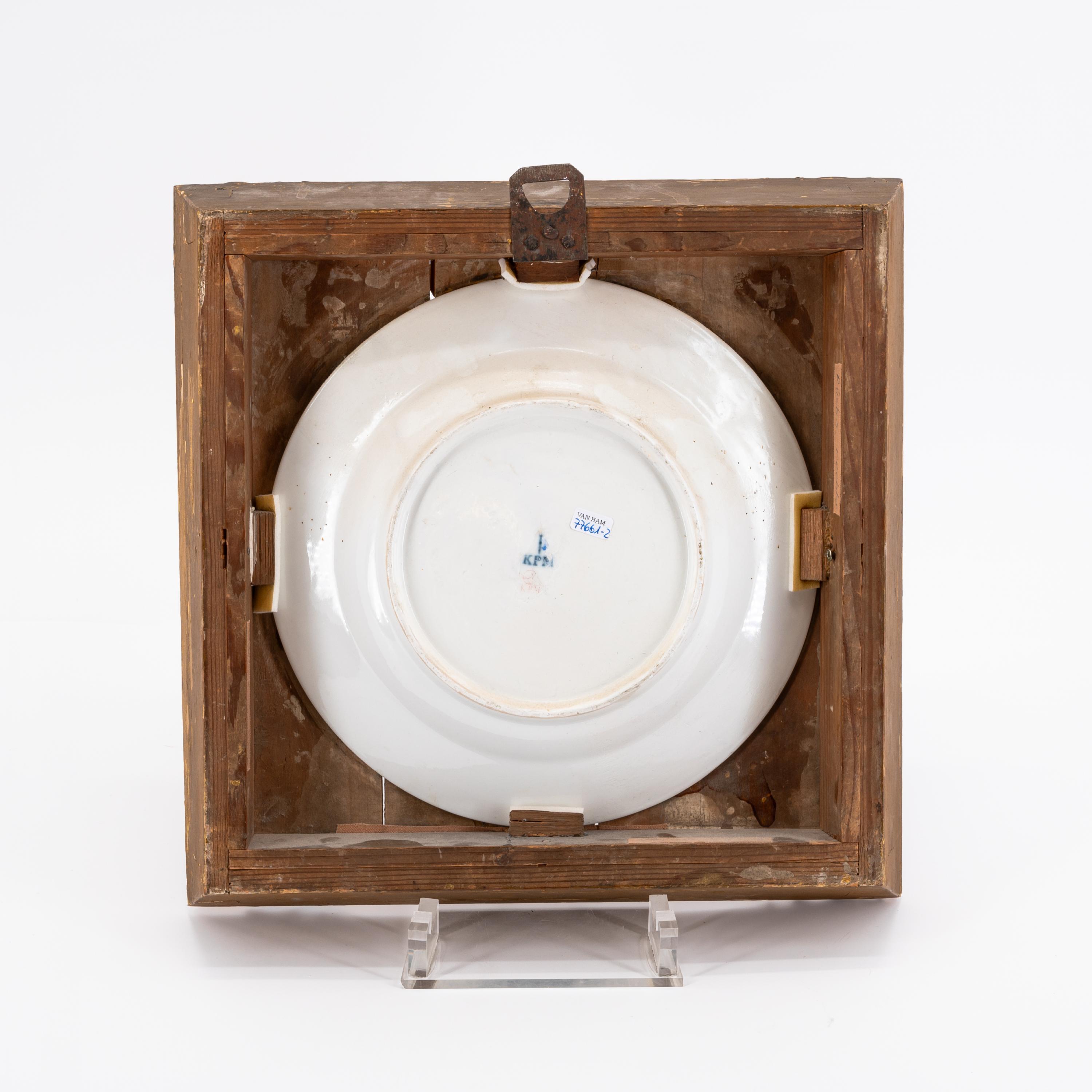 EXEPTIONAL SERIES OF TWELVE PORCELAIN PLATES WITH ROMANTIC VIEWS OF THE RHINE - Image 12 of 26