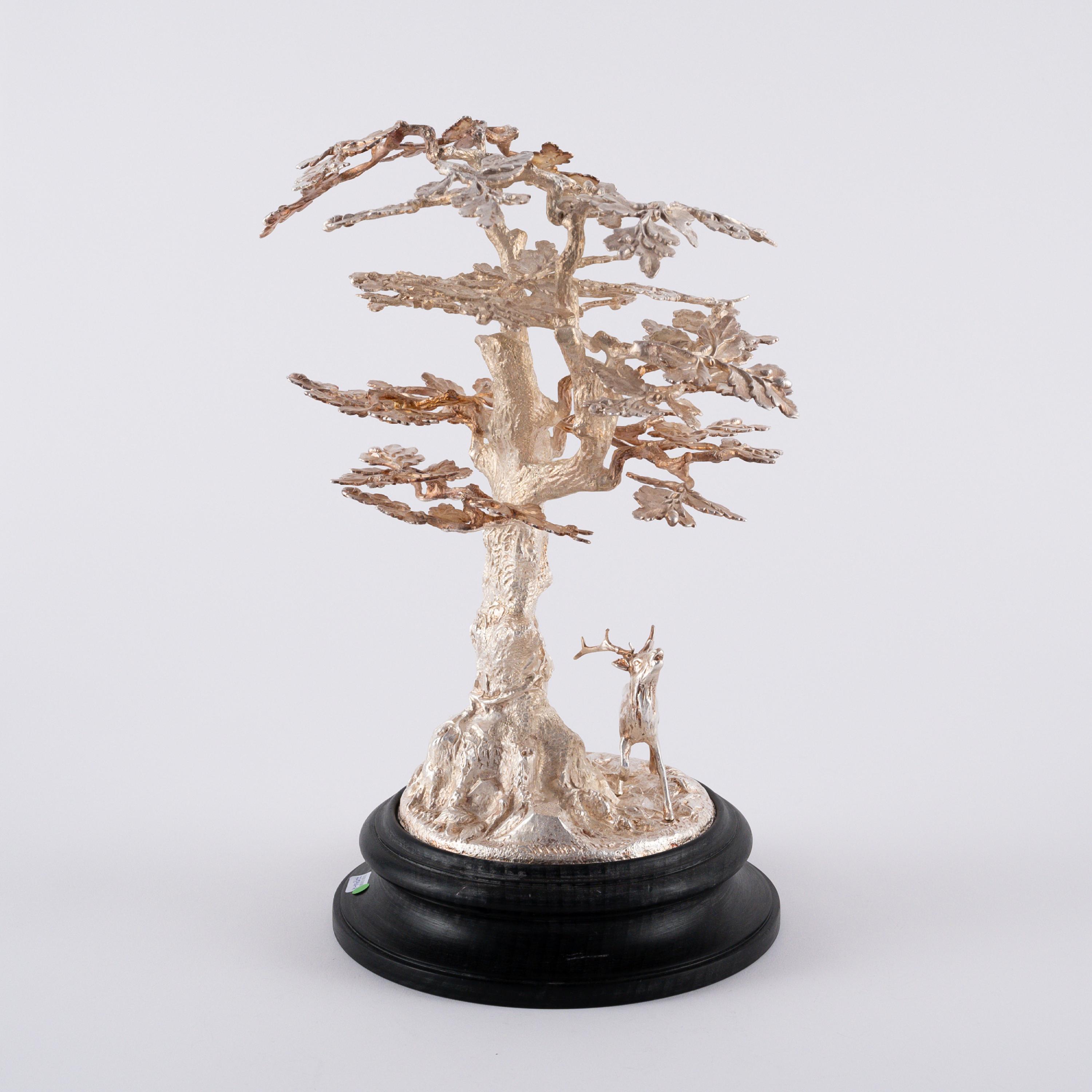 EXTRAORDINARY SILVER HUNTING CENTRE PIECE WITH STAG UNDER A LARGE OAK TREE - Image 5 of 5