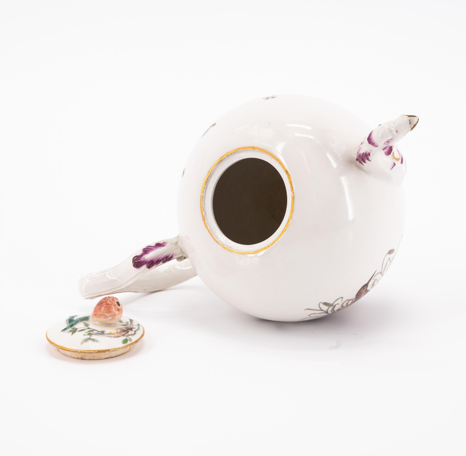 Teekanne mit Vogeldekor und Tasse mit Untertasse und Blumendekor - Bild 5 aus 11