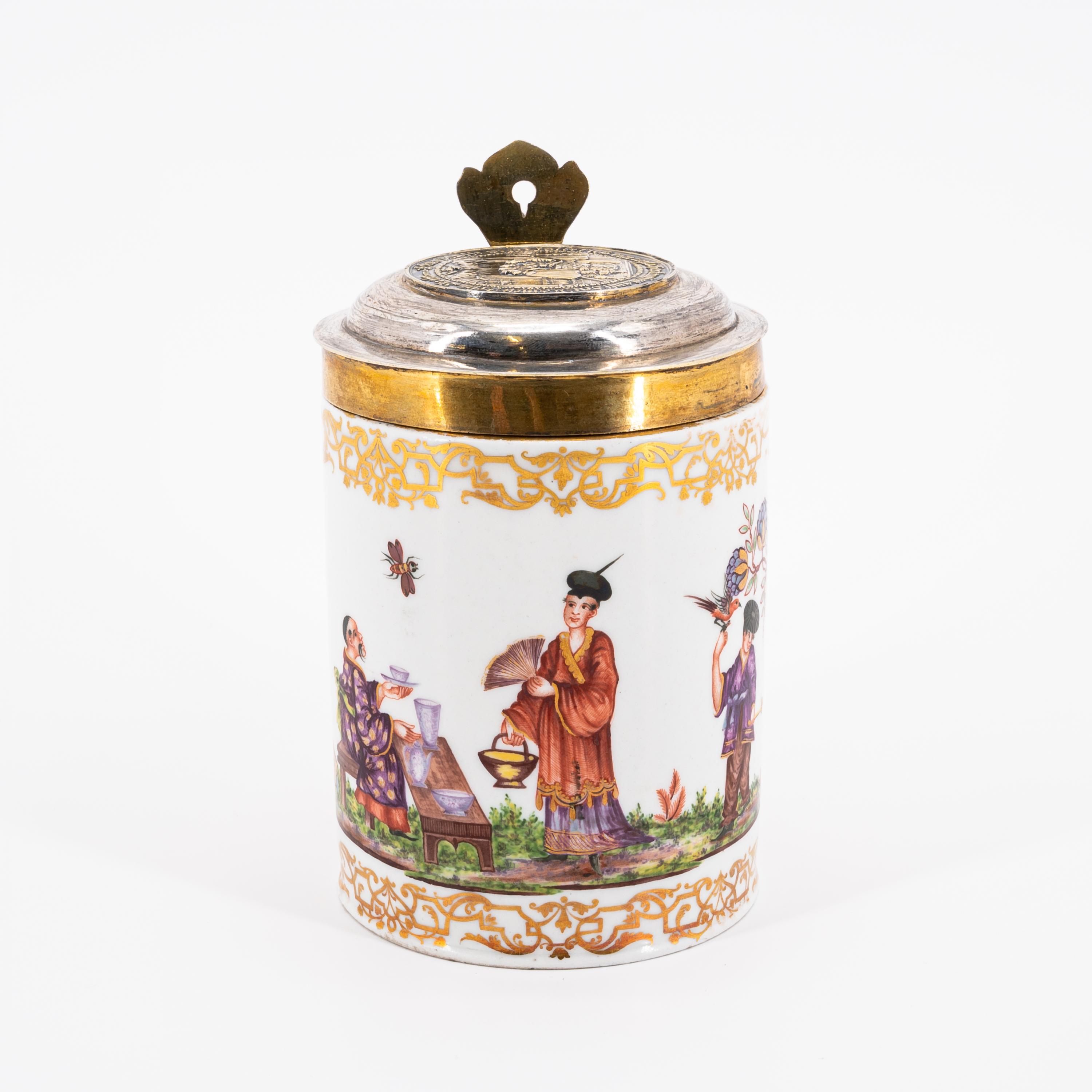 SMALL PORCELAIN 'WALZENKRUG' TANKARD WITH CHINOISERIES - Image 4 of 7