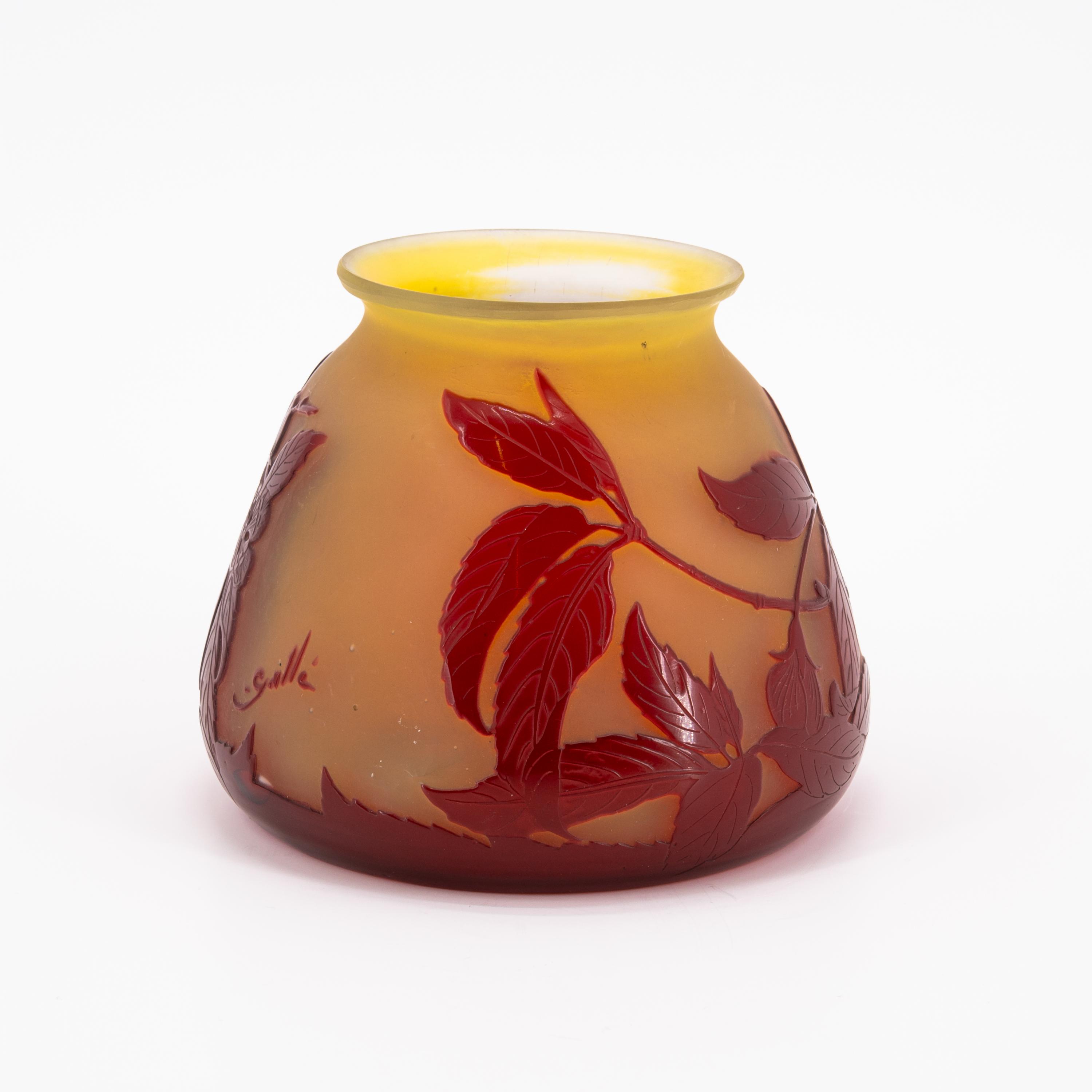 SMALL BULBOUS GLASS VASE WITH CHARRY BLOSSOM DECOR - Image 3 of 6