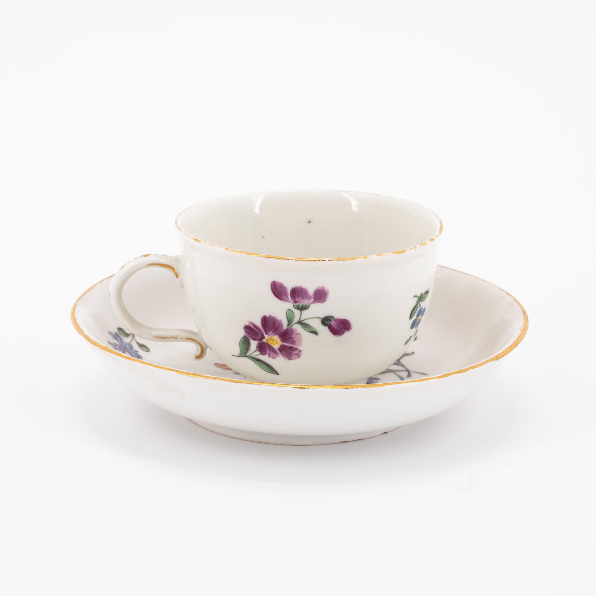 Teekanne mit Vogeldekor und Tasse mit Untertasse und Blumendekor - Bild 8 aus 11