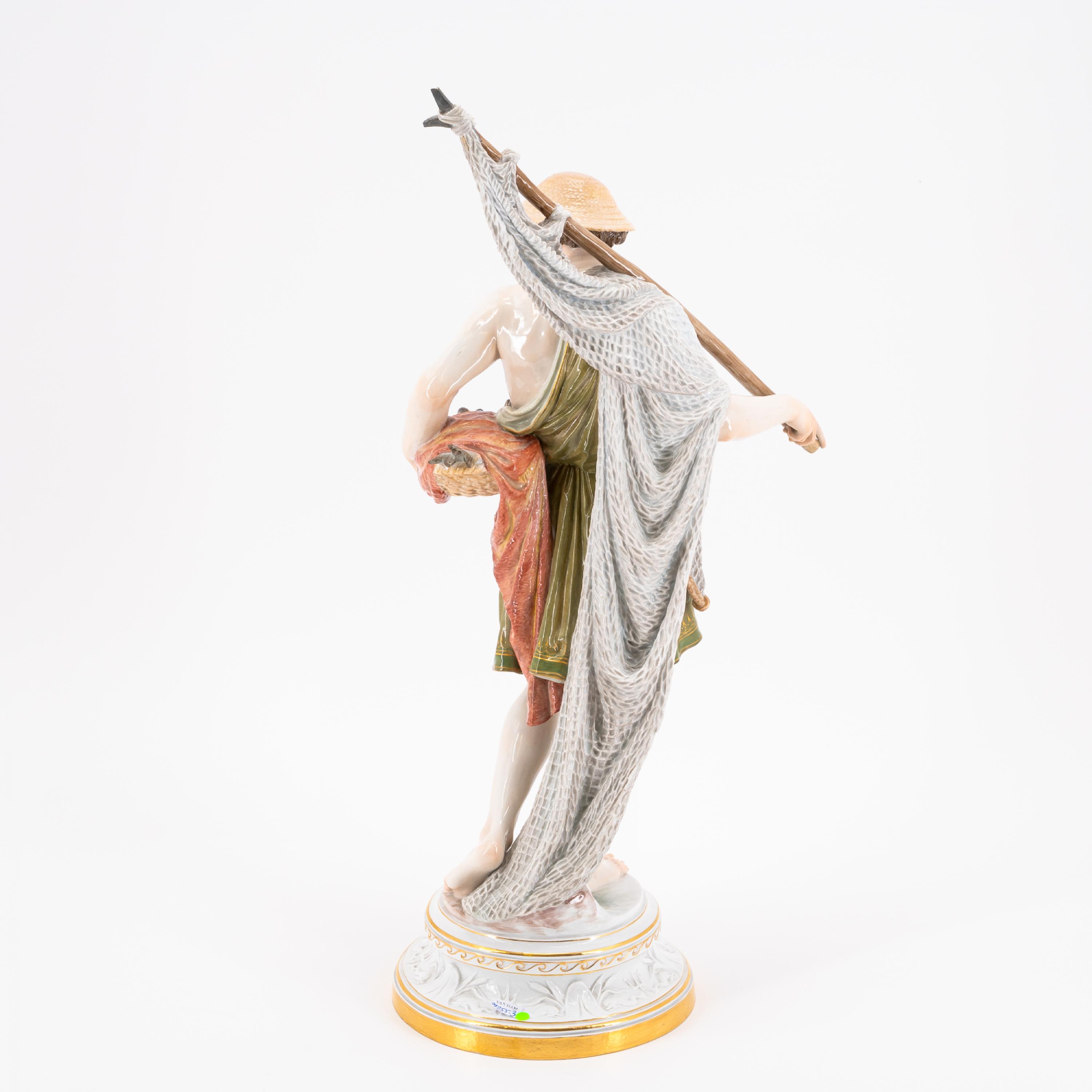 LARGE PORCELAIN FIGURINE OF A FISHER - Image 4 of 6