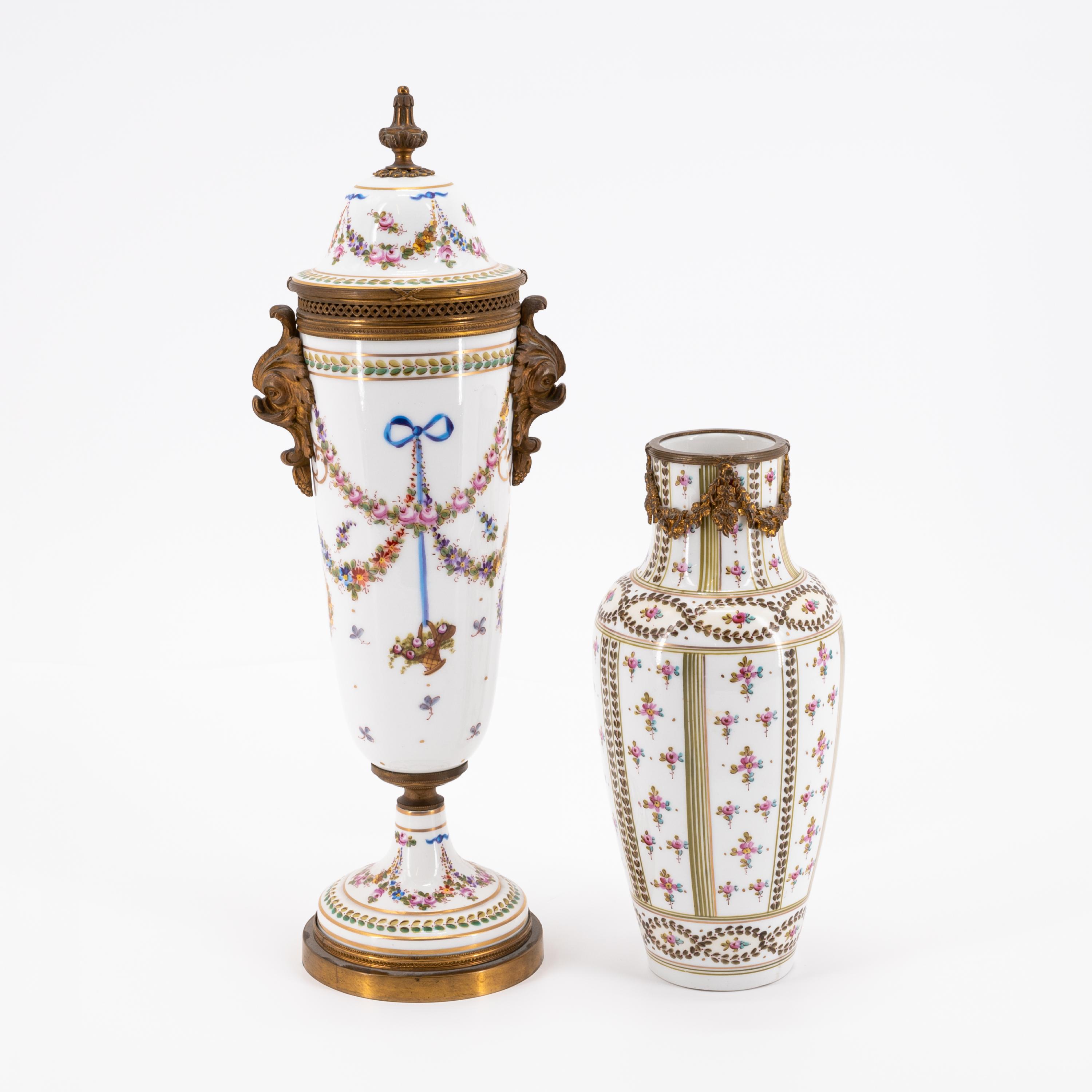 TWO SMALL PORCELAIN VASES WITH FLOWER GARLANDS AND SMALL BLOSSOMS - Image 3 of 6