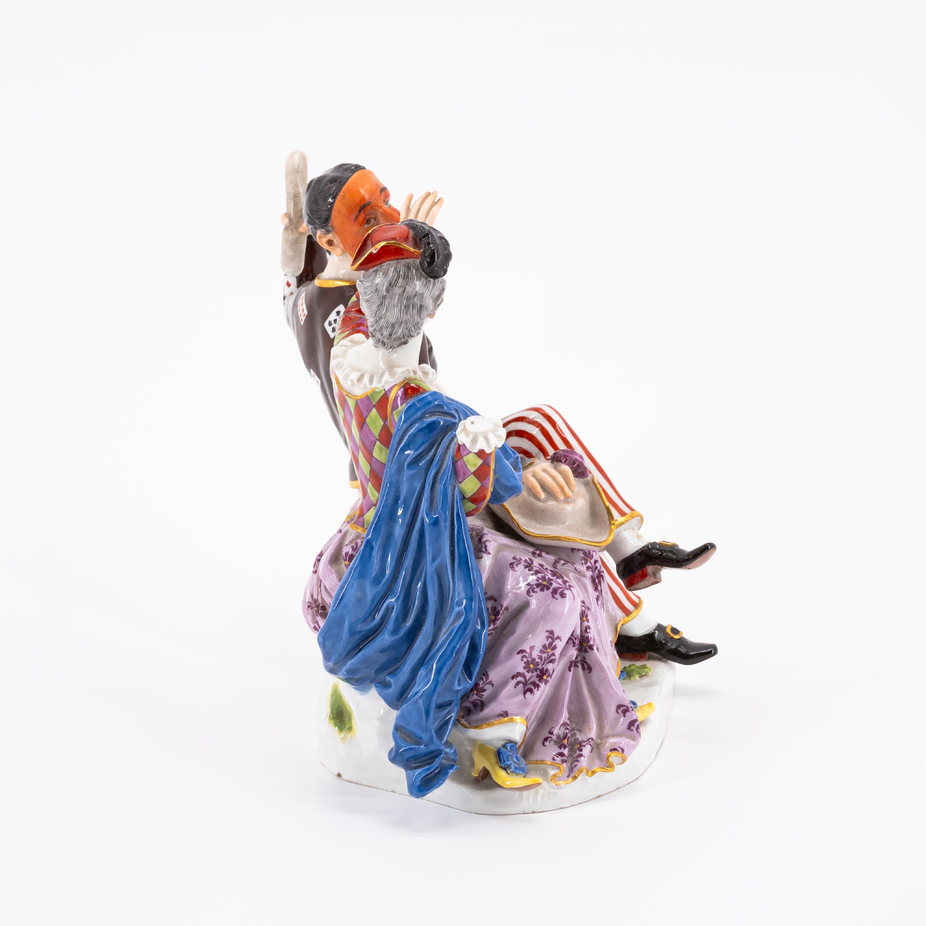 PORCELAIN PAIR OF FIGURES FORM THE 'COMMEDIA DELL'ARTE' - Image 4 of 5