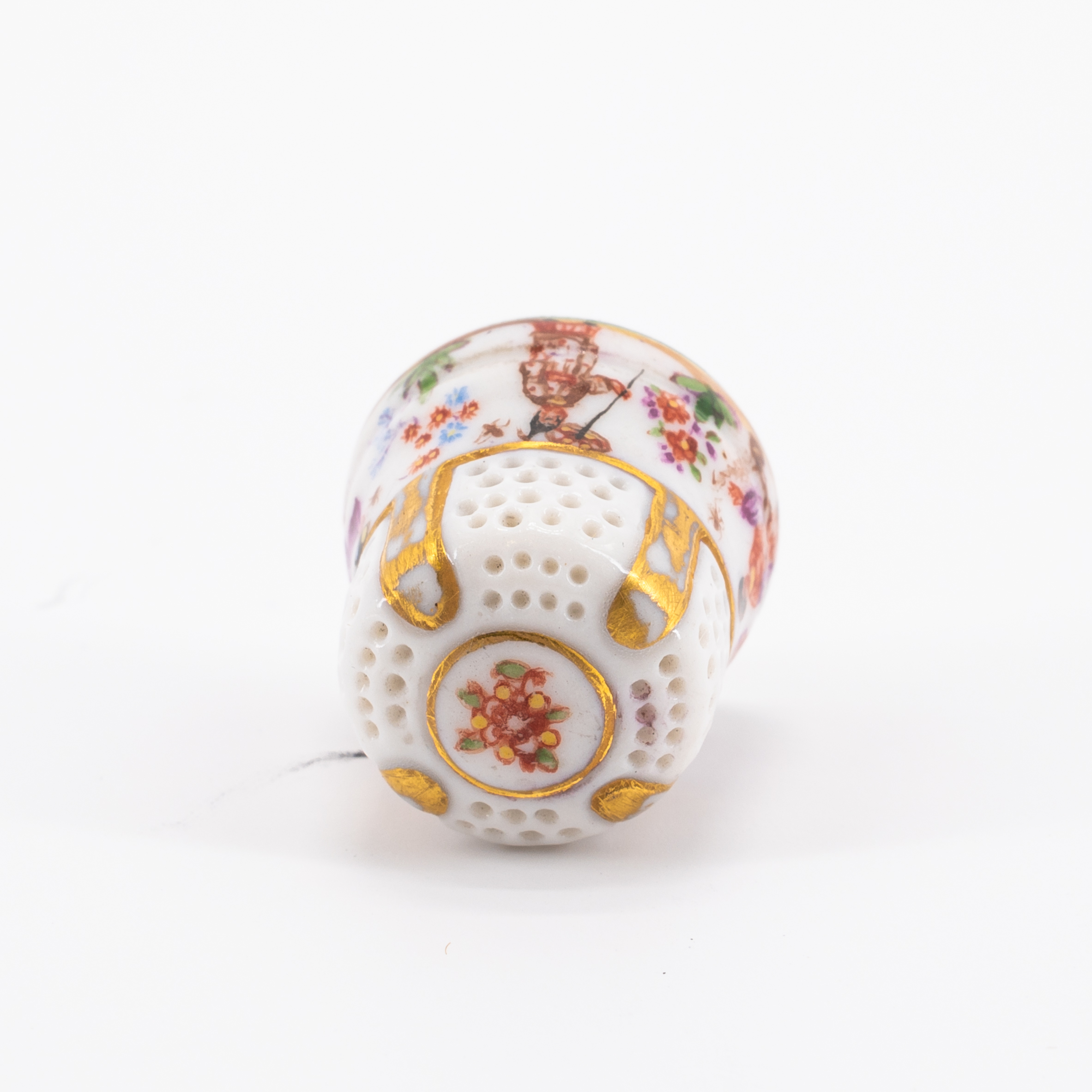 RARE PORCELAIN THIMBLE WITH VERY FINELY COLOURED CHINOISERIES - Image 5 of 6