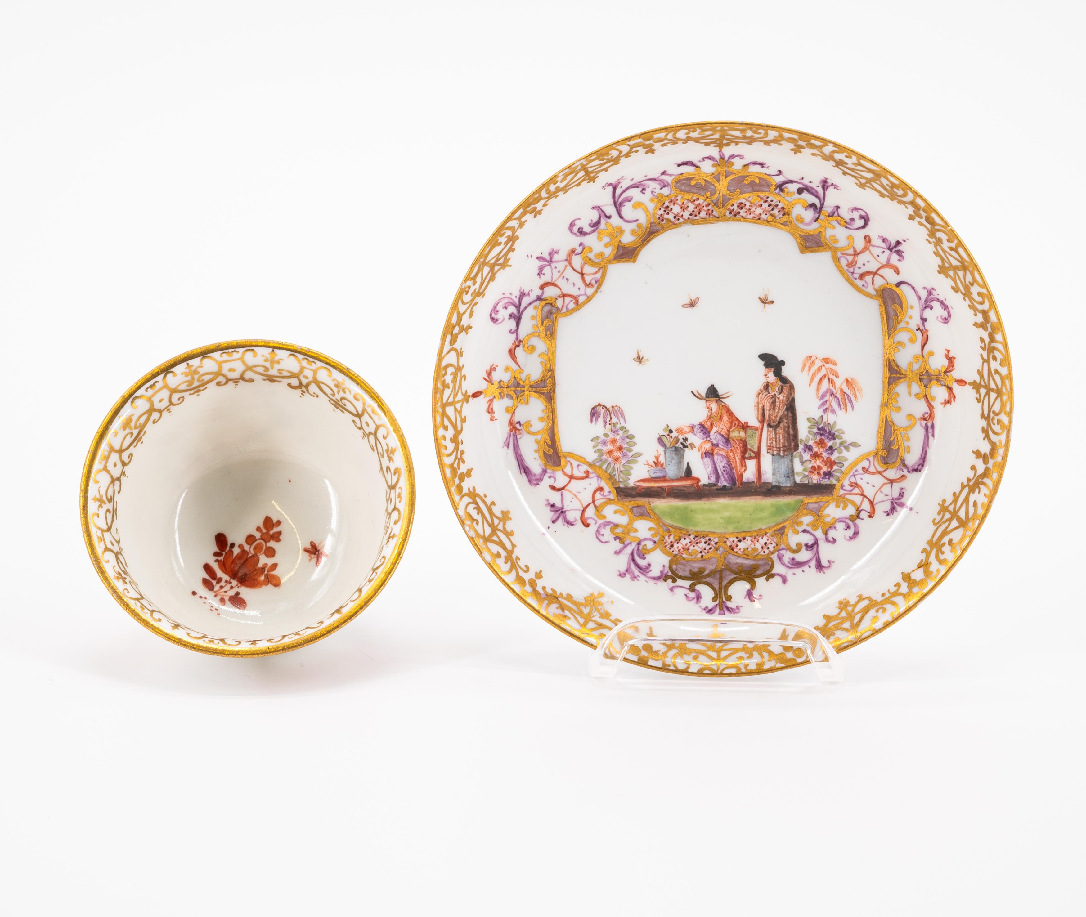 TWO PORCELAIN TEA BOWLS WITH SAUERES AND CHINOISERIES - Image 10 of 11