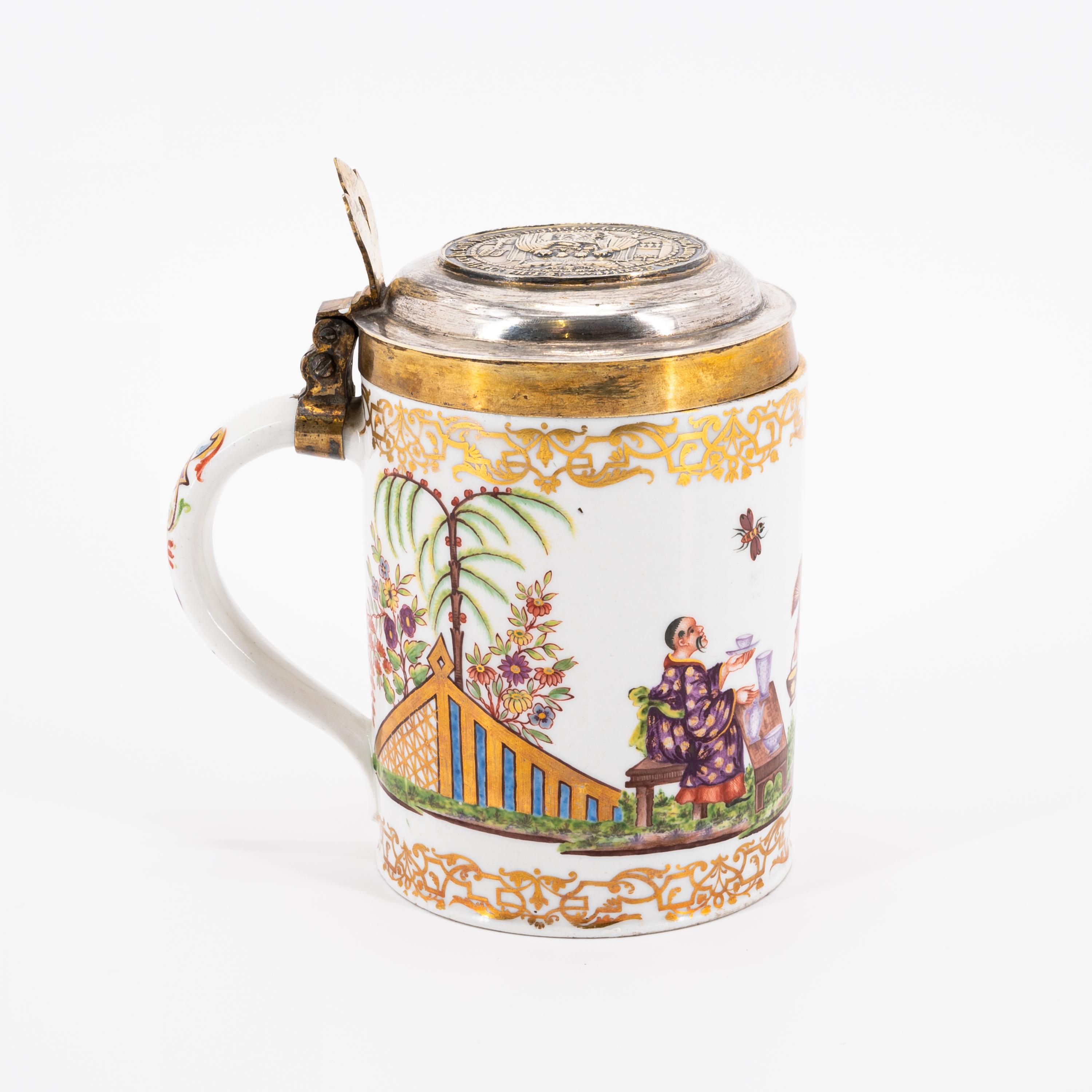 SMALL PORCELAIN 'WALZENKRUG' TANKARD WITH CHINOISERIES - Image 3 of 7