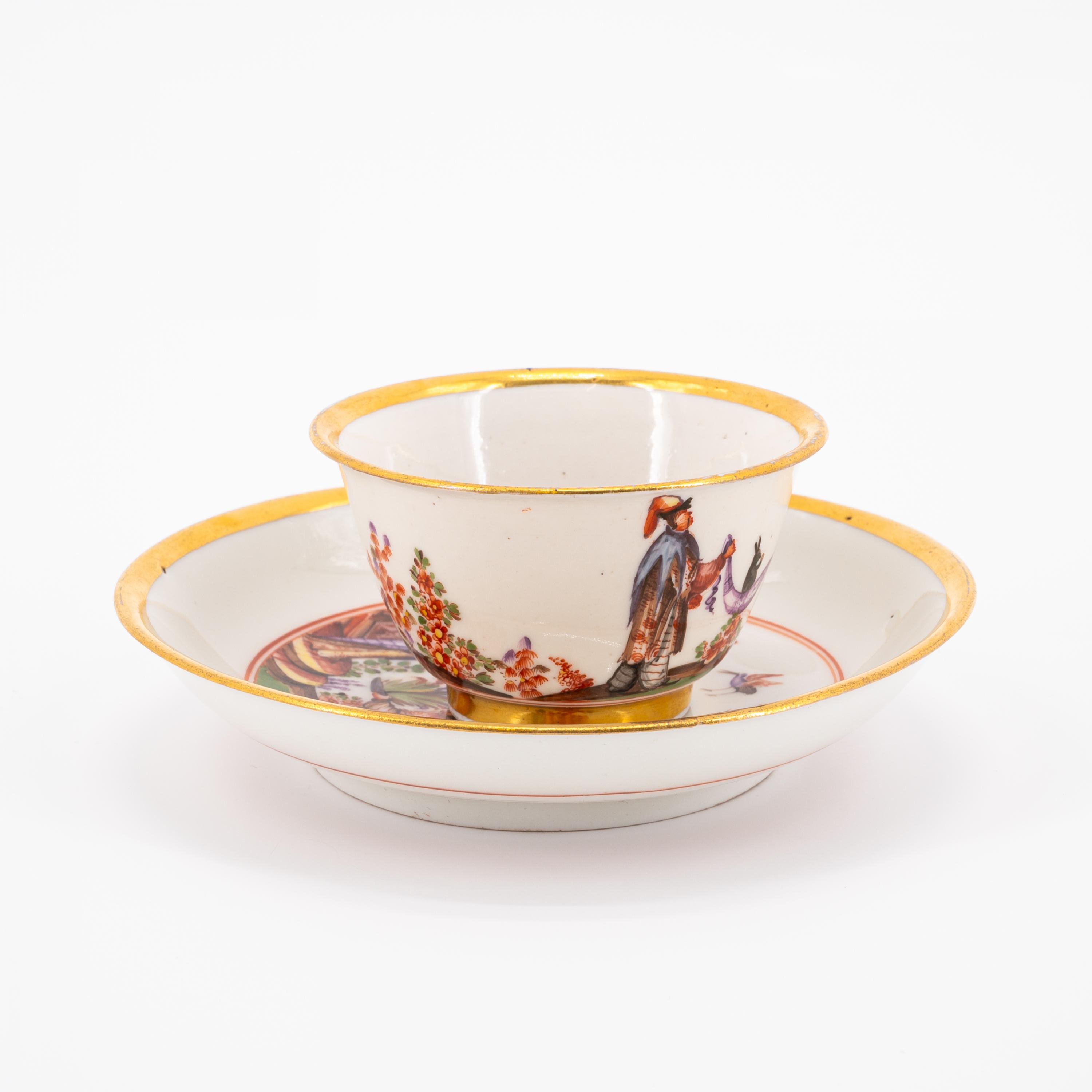 PORCELAIN TEA BOWLS AND SAUCER WITH FINE CHINOISERIES - Image 2 of 7