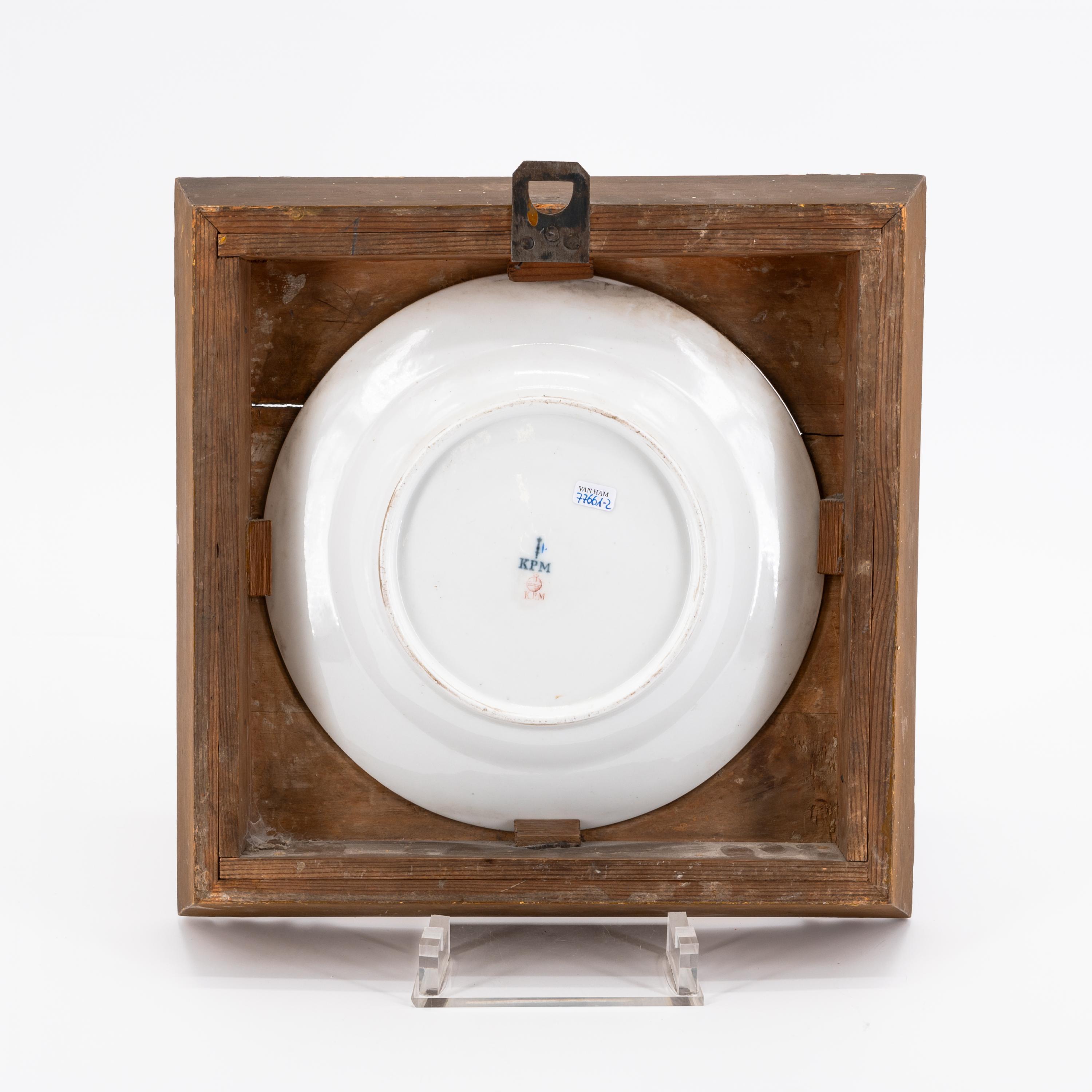 EXEPTIONAL SERIES OF TWELVE PORCELAIN PLATES WITH ROMANTIC VIEWS OF THE RHINE - Image 10 of 26