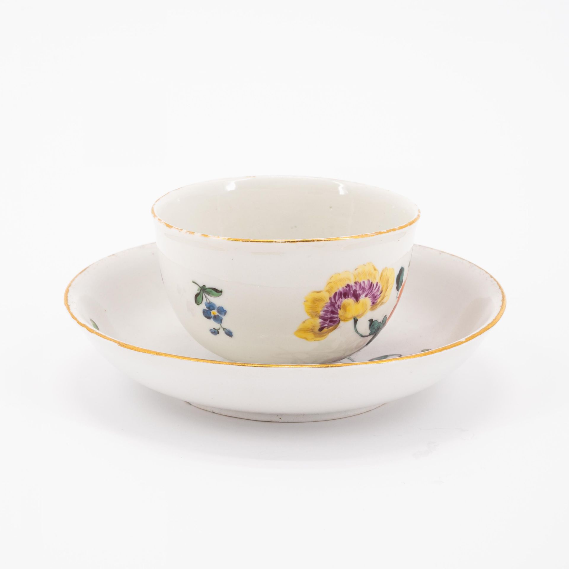 Teekanne mit Vogeldekor und Tasse mit Untertasse und Blumendekor - Bild 9 aus 11