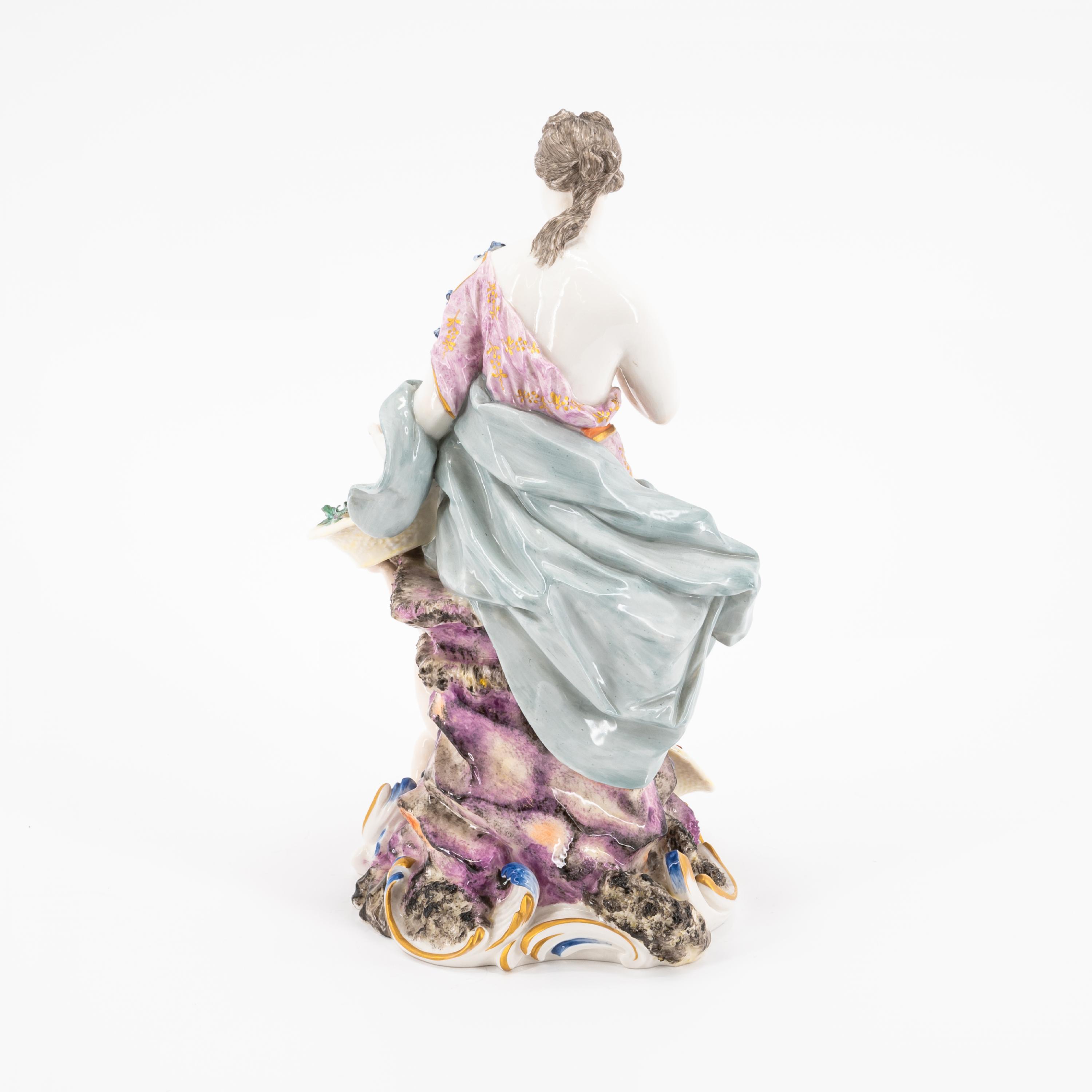 PORCELAIN ALLEGORY OF THE FLORA AS SPRING - Image 3 of 5