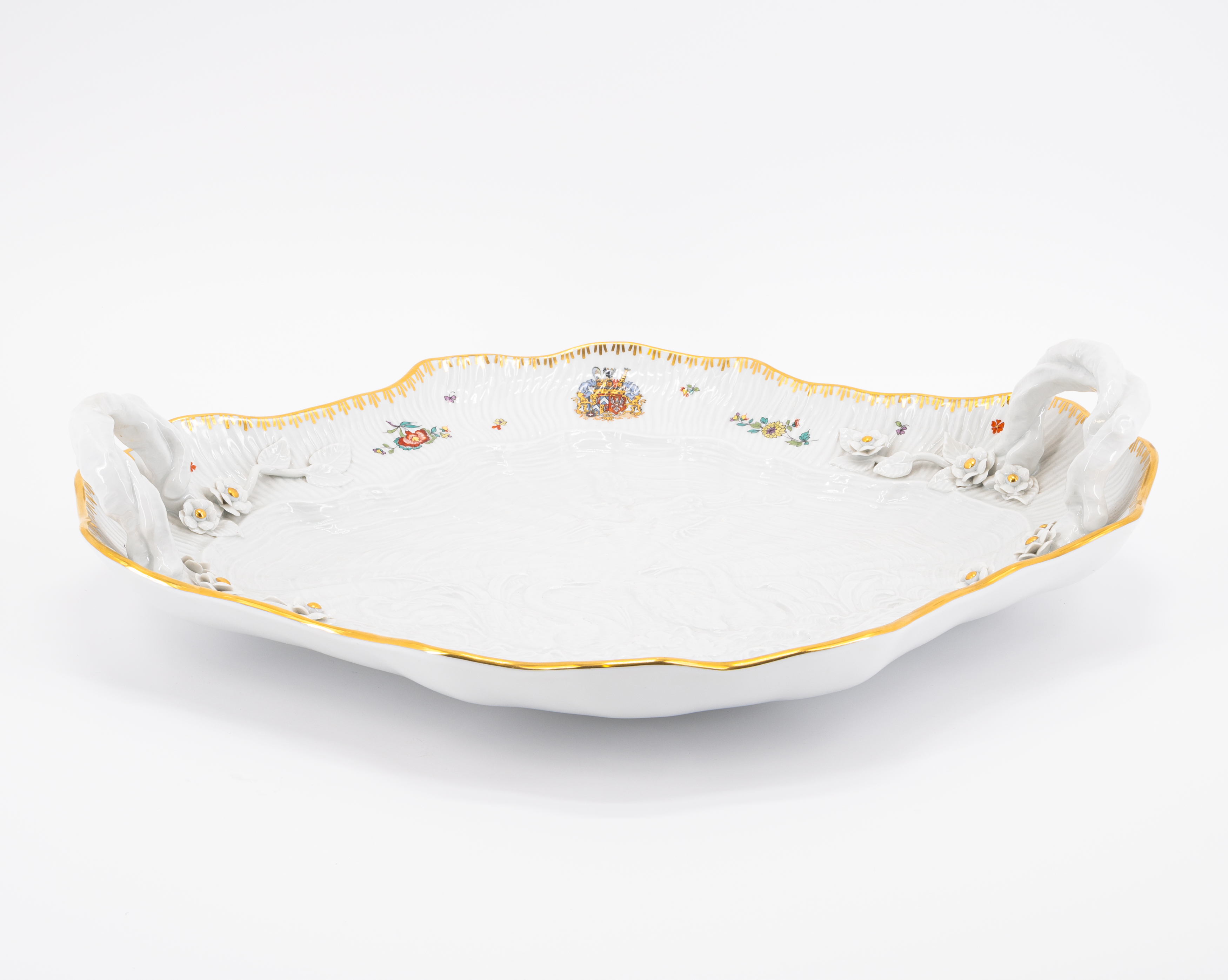 LARGE PORCELAIN HANDLED BOWL WITH DECORATION FROM THE SWAN SERVICE - Image 3 of 3