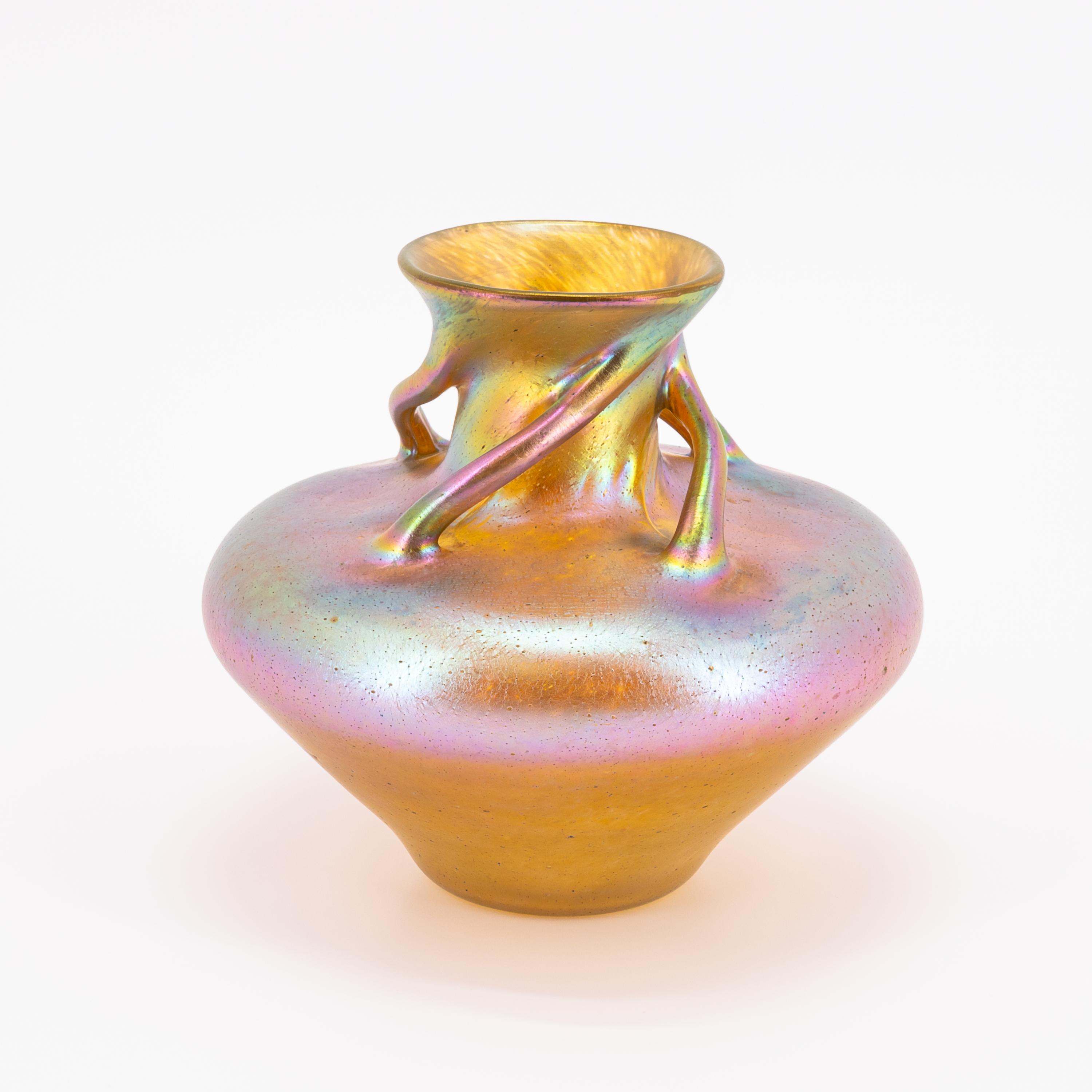 GLASS VASE WITH 'CANDIA SILBERIRIS' DECOR AND CURVED HANDLES - Image 4 of 7