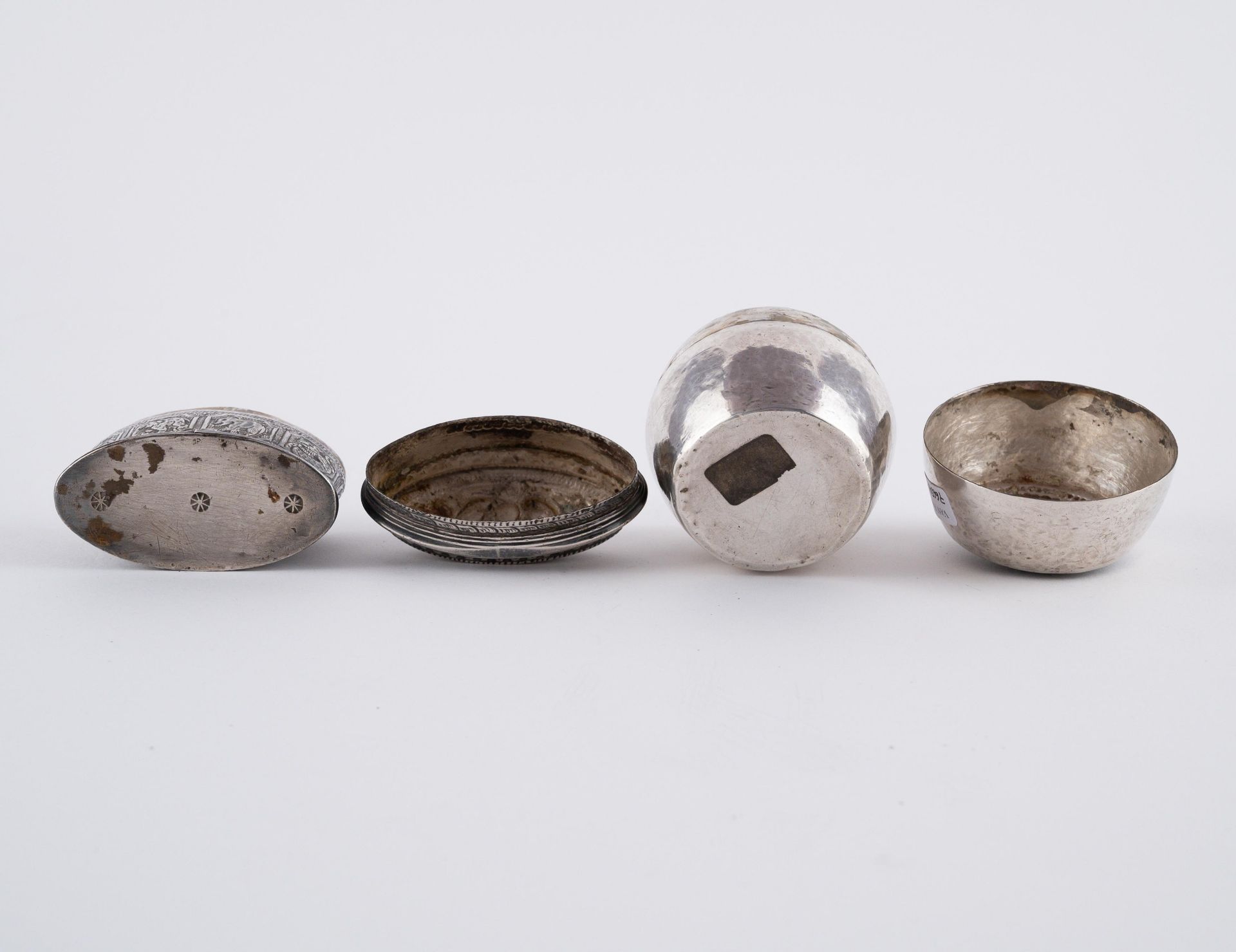 ENSEMBLE OF SIX SILVER BOWLS AND TWO BOXES - Image 22 of 22