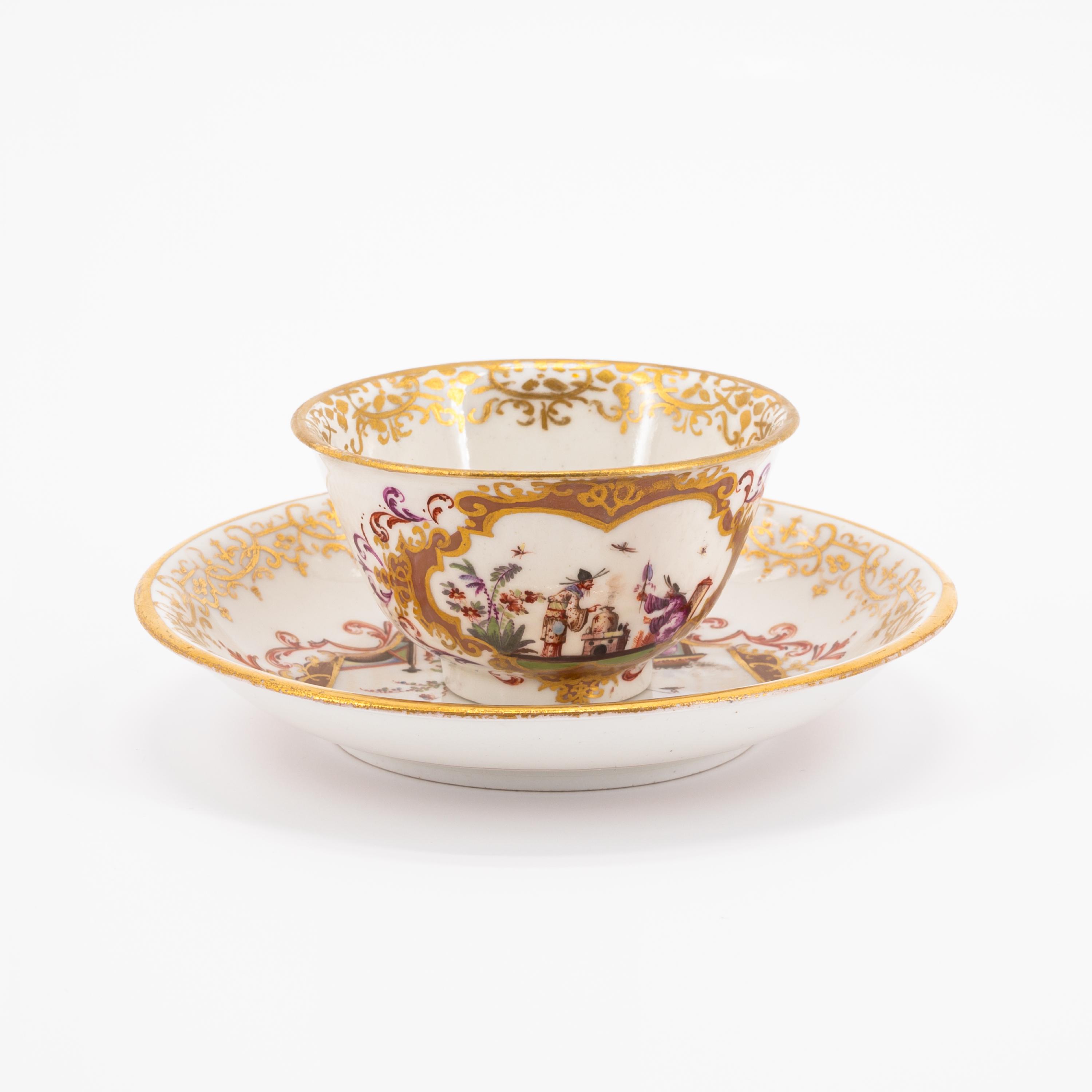 TWO PORCELAIN TEA BOWLS WITH SAUERES AND CHINOISERIES - Image 3 of 11