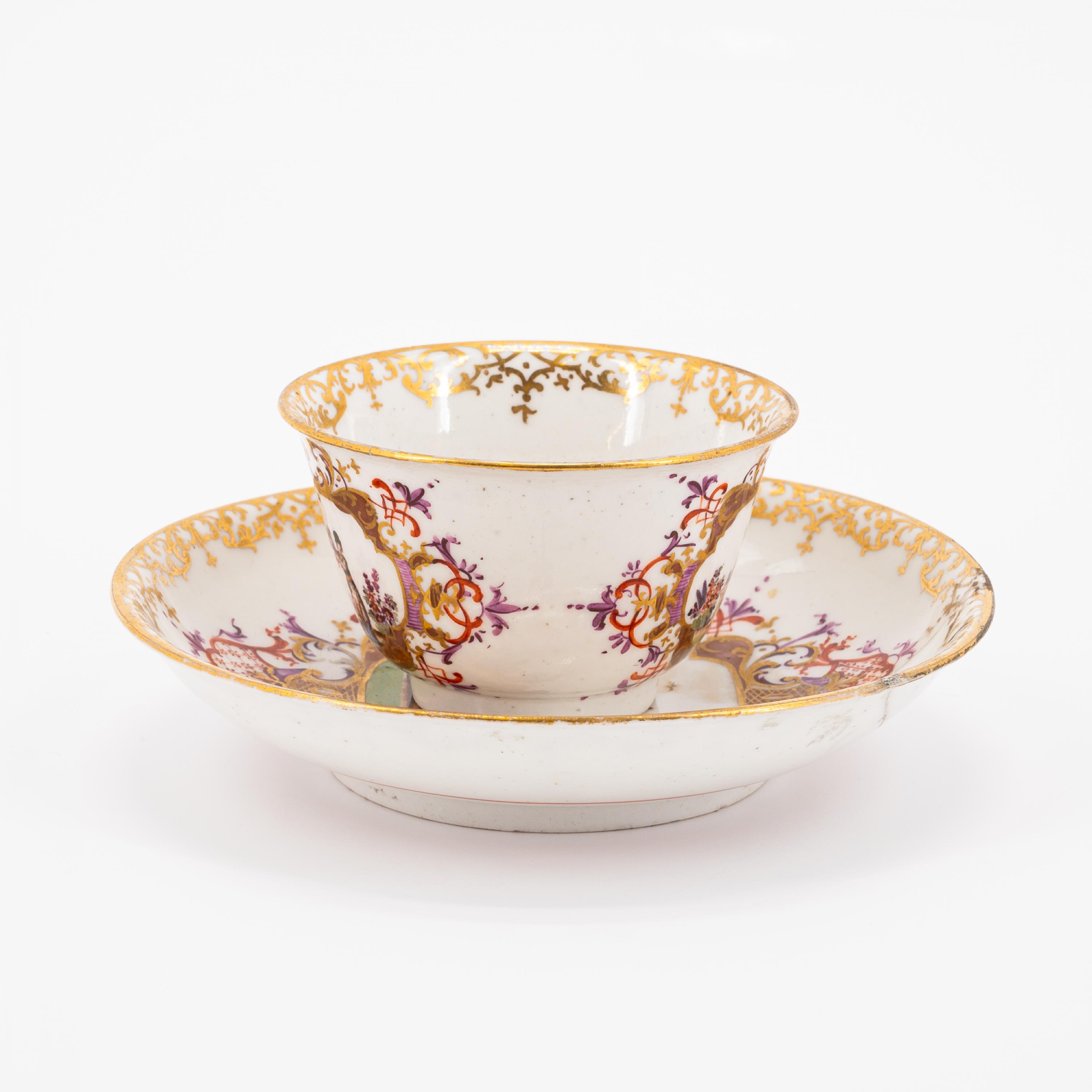 TWO PORCELAIN TEA BOWLS WITH SAUCERS AND CHINOISERIES IN CARTOUCHES WITH PURPLE LUSTRE - Image 2 of 11