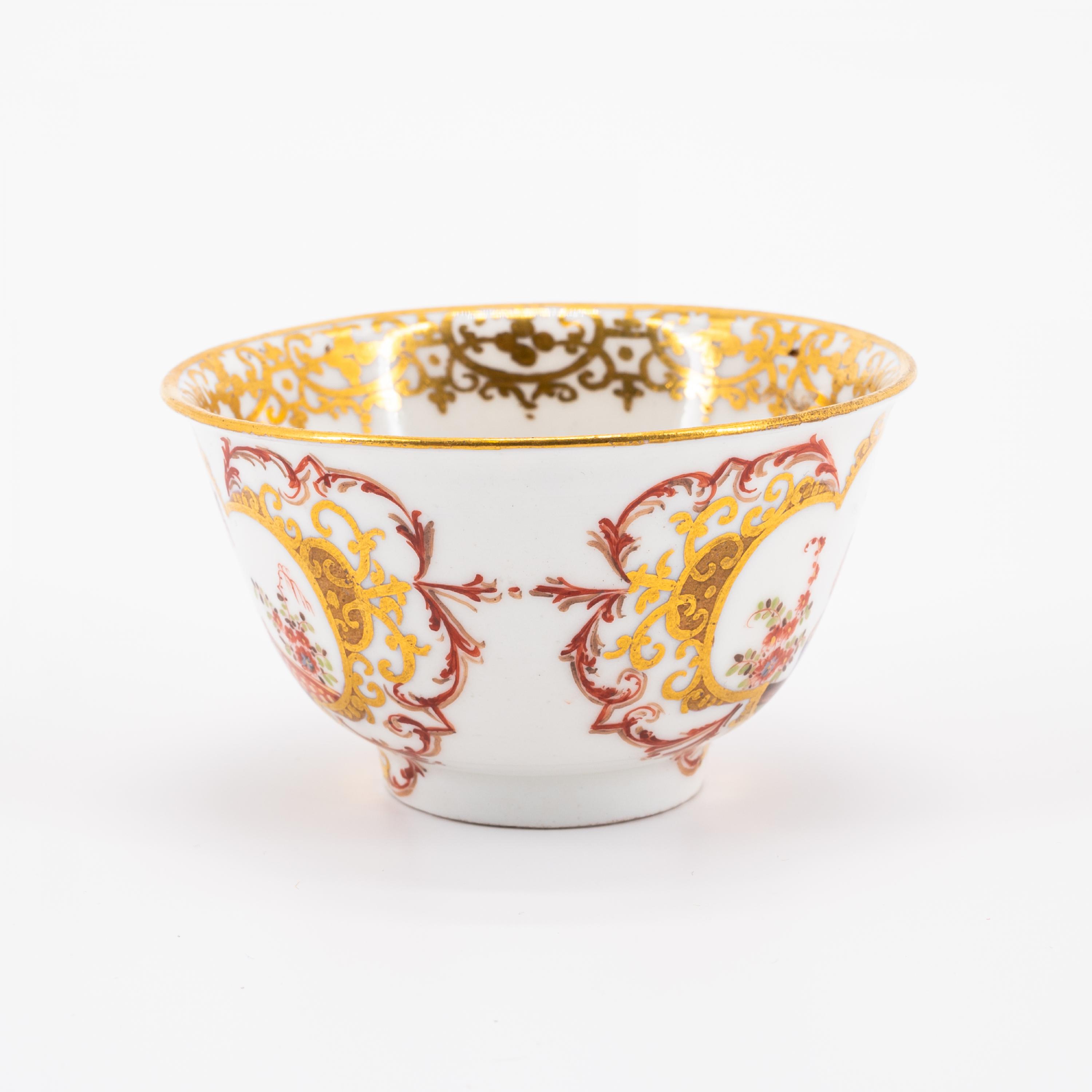 PORCELAIN TEA BOWL WITH CHINOISERIES - Image 2 of 6
